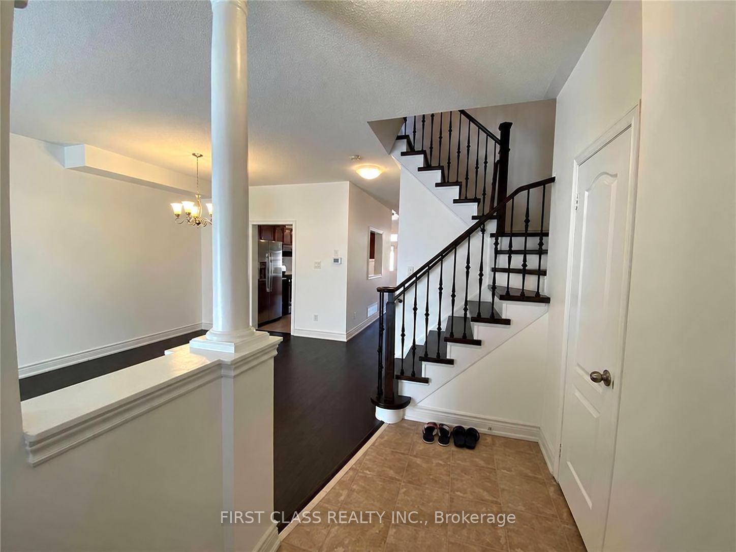 8 Catalina Crescent, Richmond Hill 2