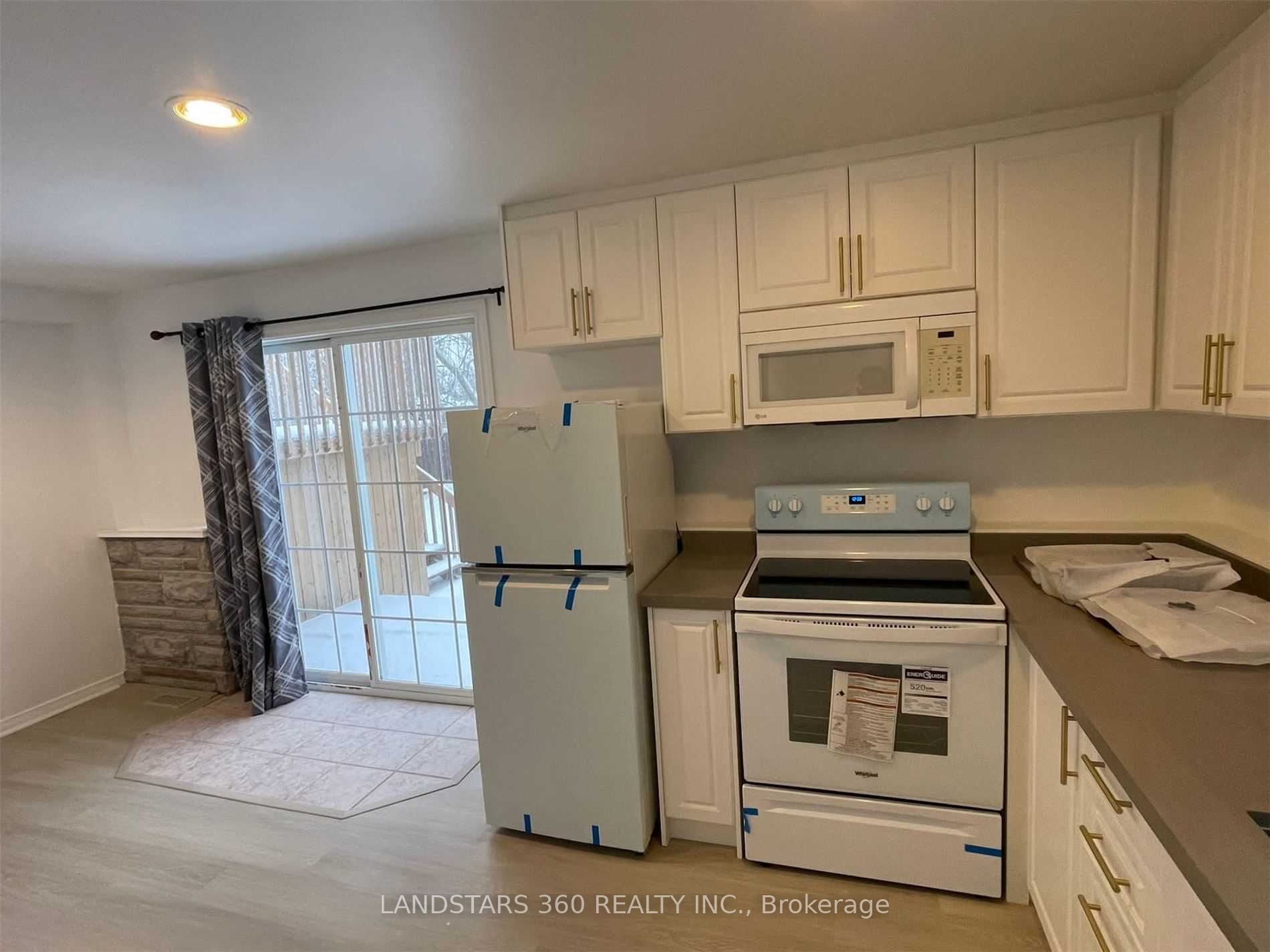Unit Lower - 204 Bayview Avenue, Georgina 2