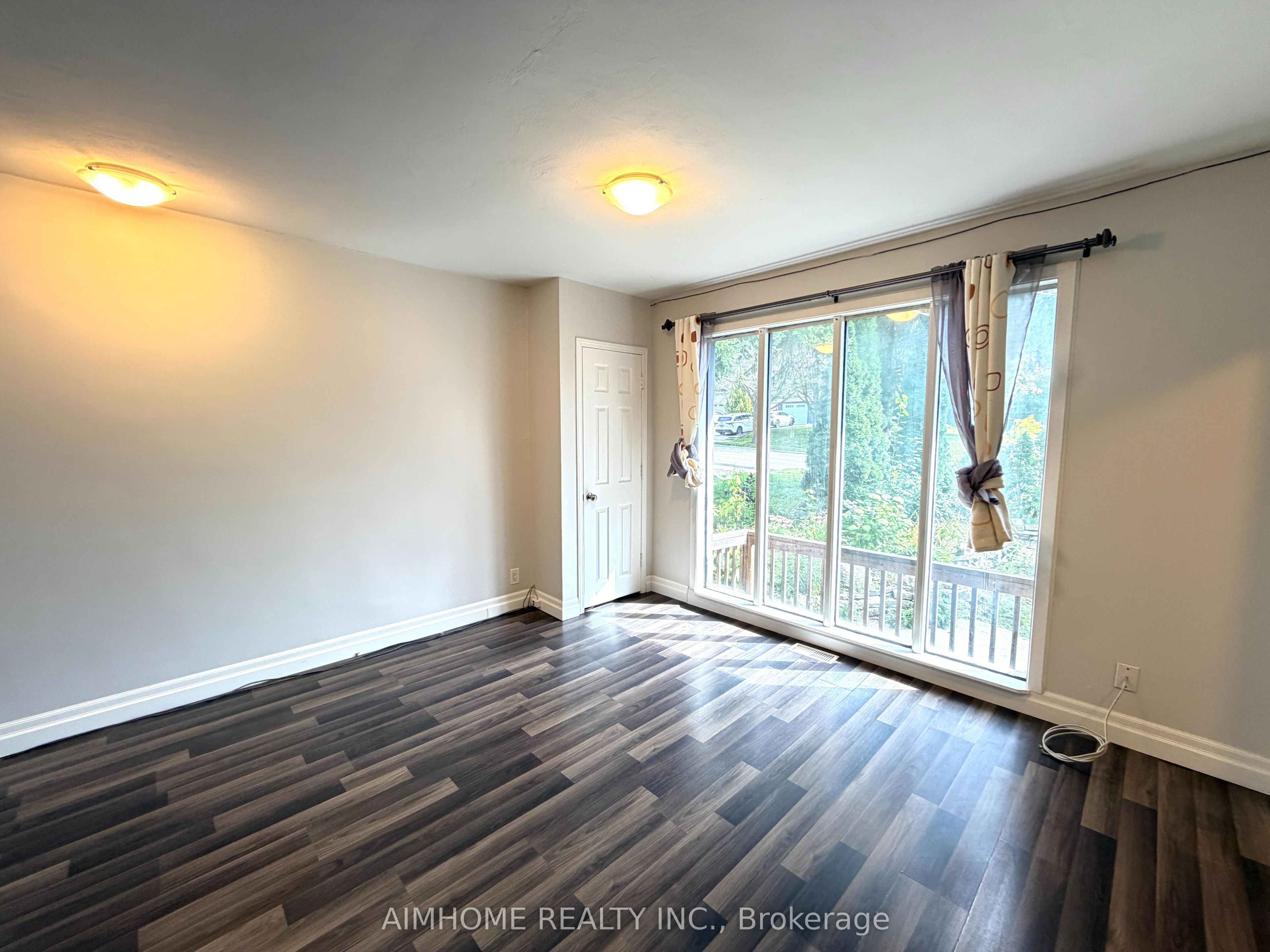 Unit Main - 887 Srigley Street, Newmarket 3
