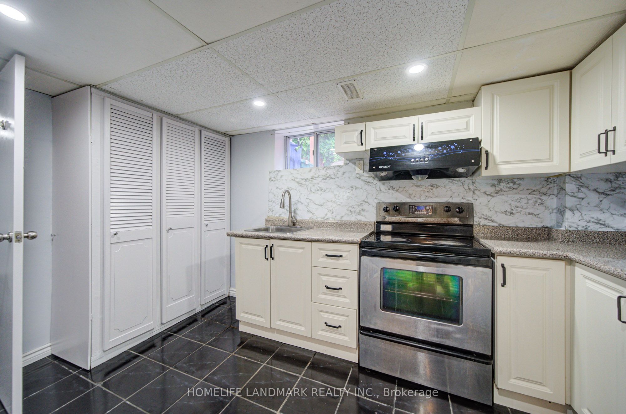 Unit Basemet - 167 Taylor Mills Drive N, Richmond Hill 4