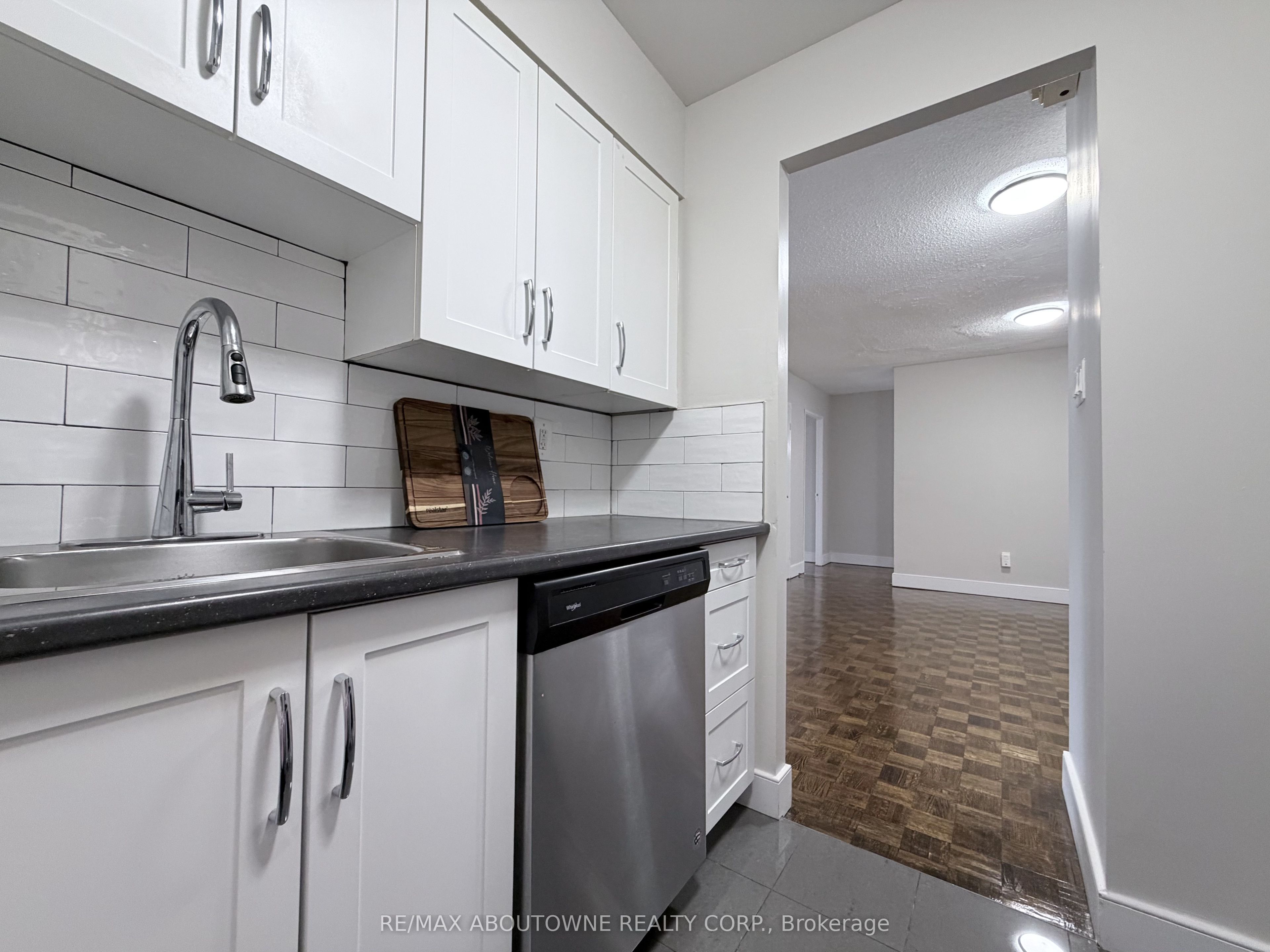 Unit 101 - 147 Wellington Street W, Aurora 4