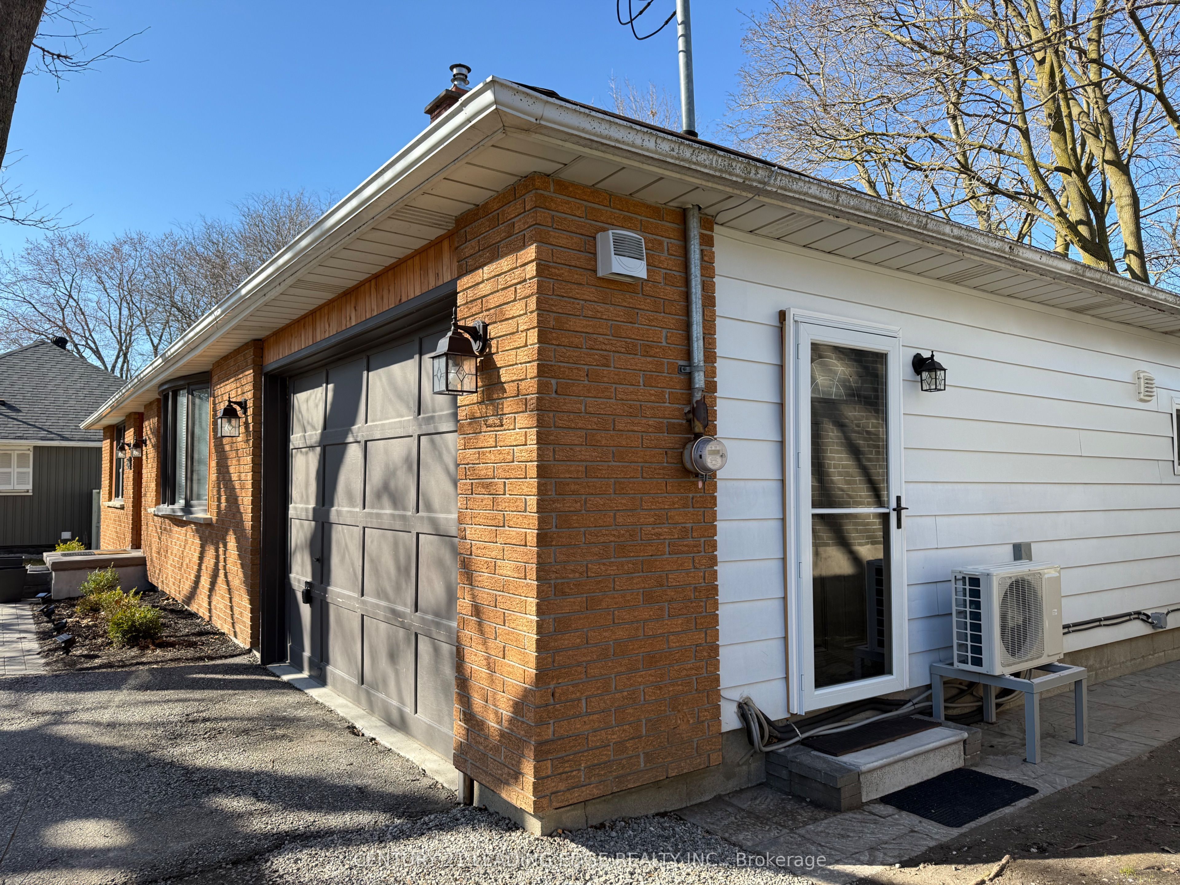 Unit A - 62 BAKER Street, Whitchurch-Stouffville 2