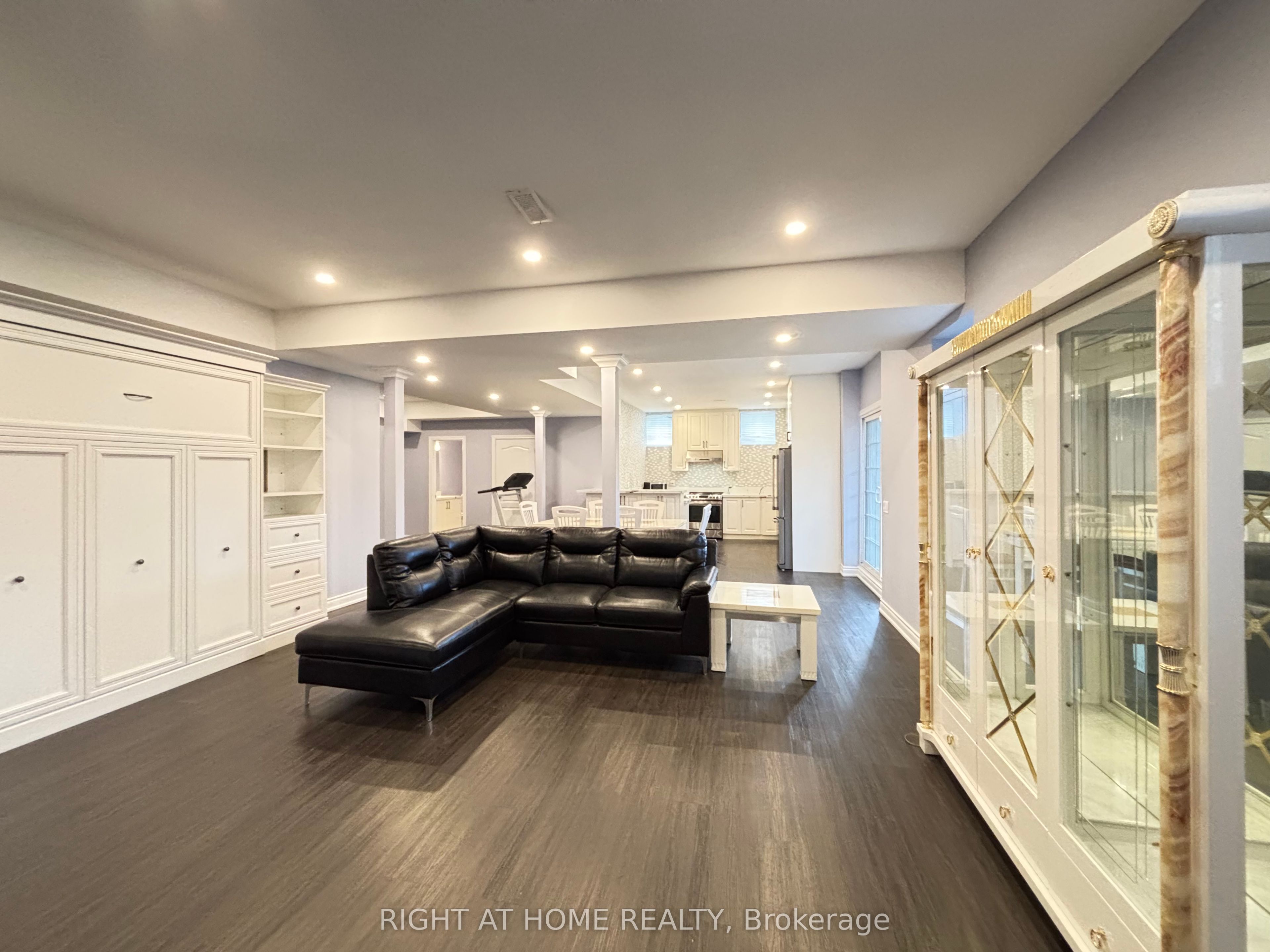 Unit Basement - 33 Heintzman Crescent, Vaughan 5