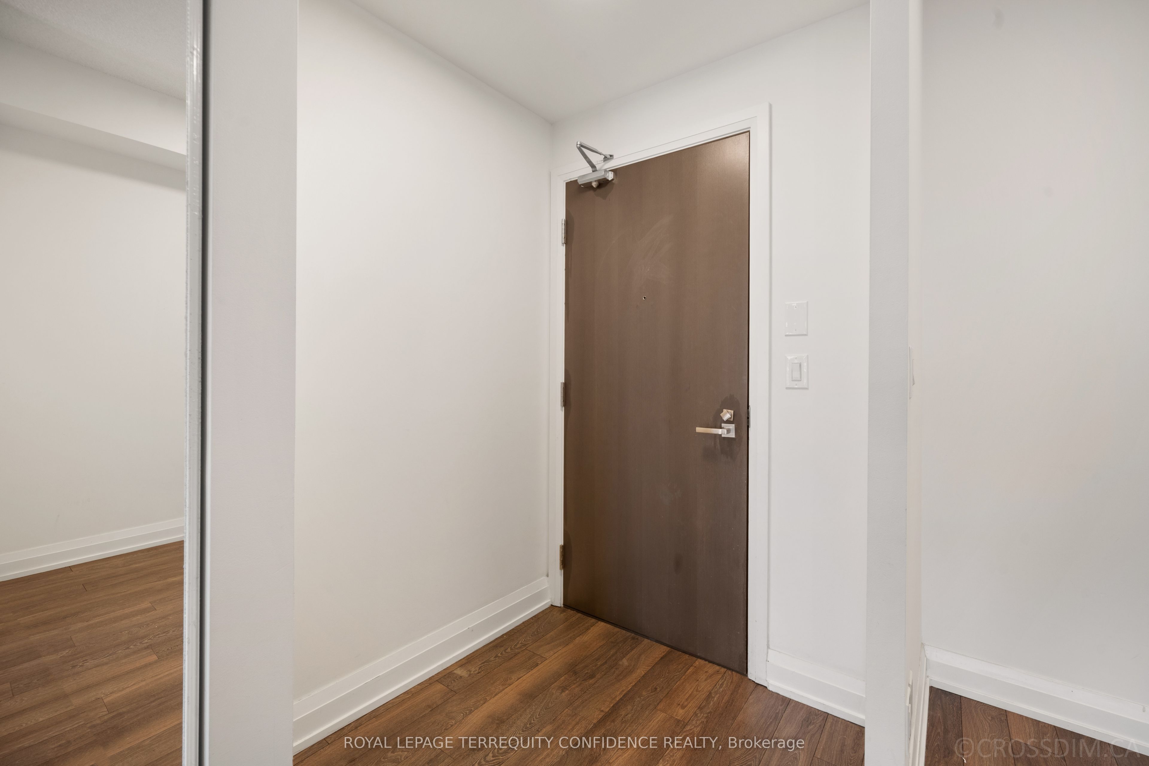 Unit 727 - 7161 Yonge Street, Markham 3