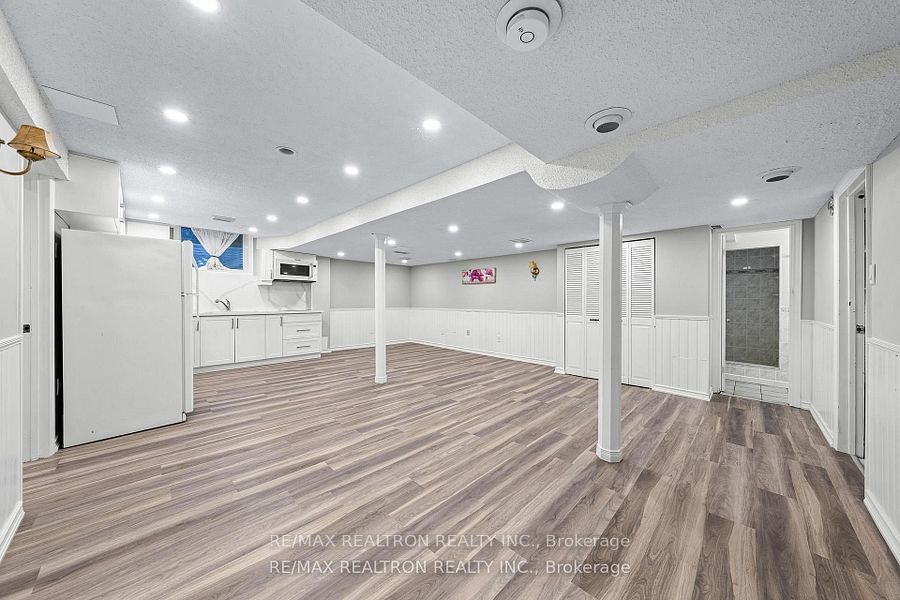 Unit Basement - 162 Walton Drive, Aurora 5