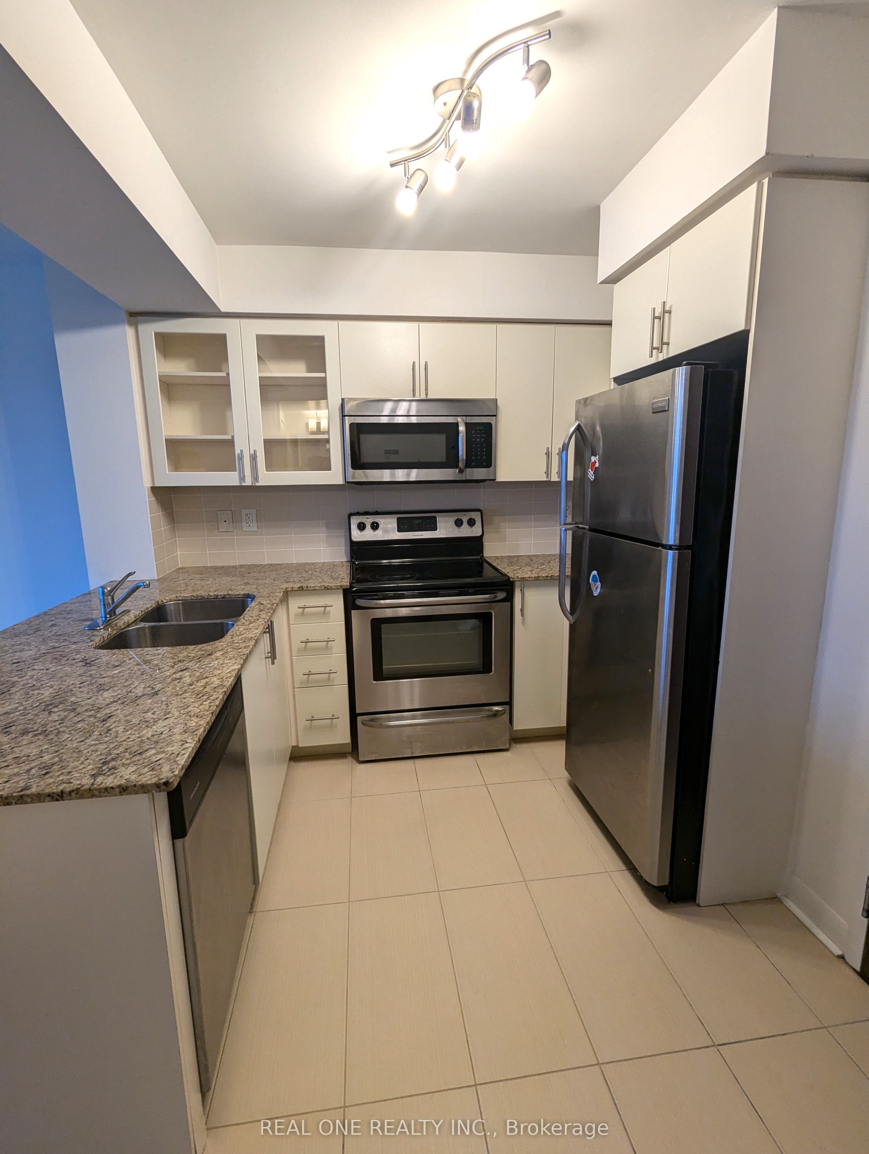 Unit 621 - 75 Norman Bethune Avenue, Richmond Hill 2