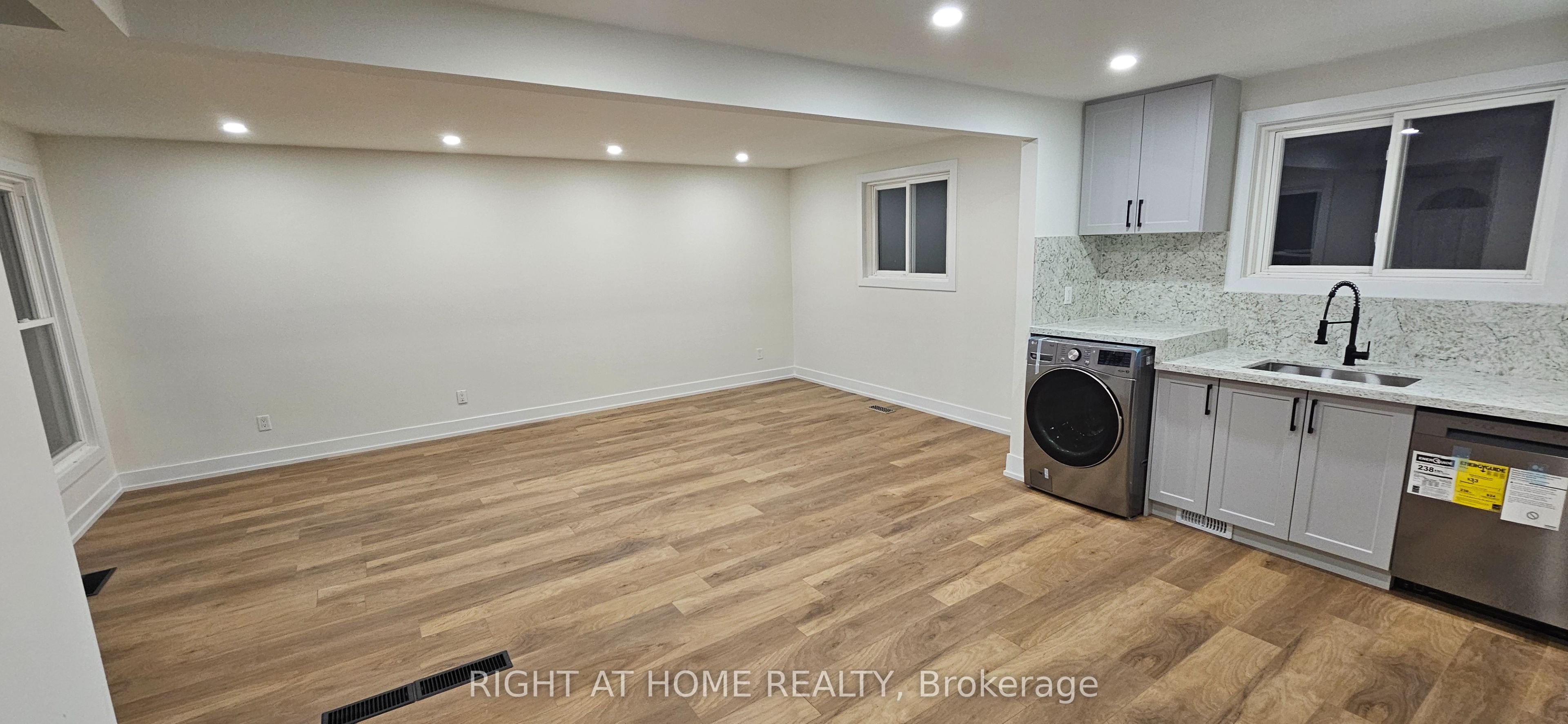 Unit Main Floor - 38 Jasper Drive, Aurora 1