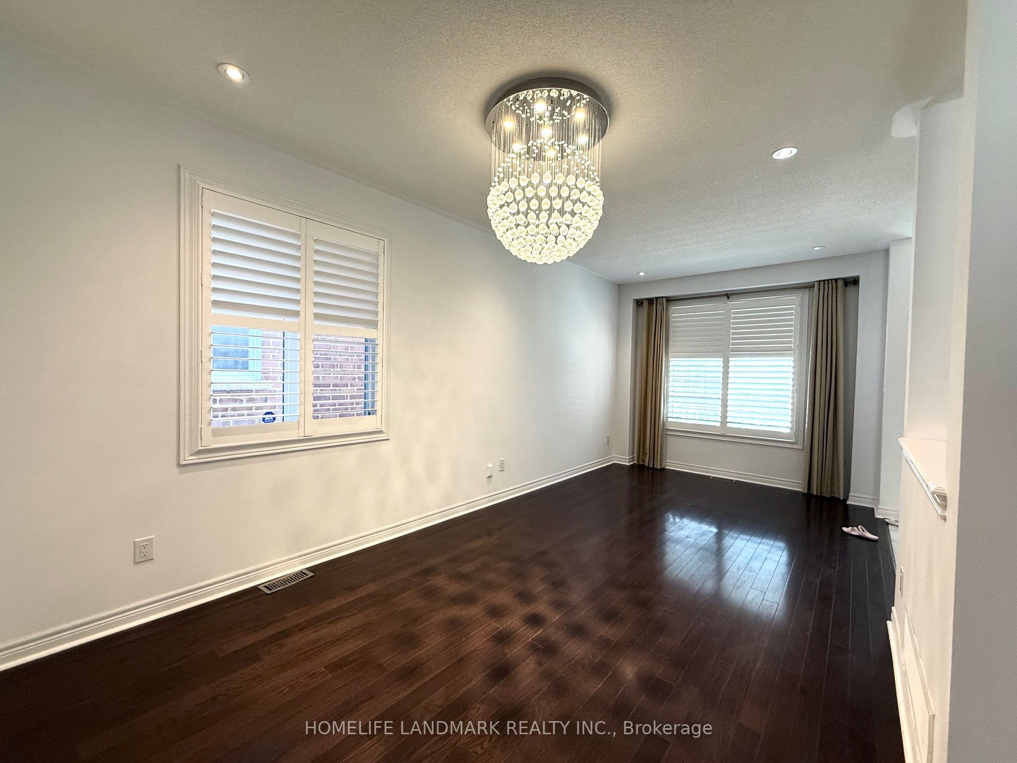 8 Church View Avenue, Markham 3