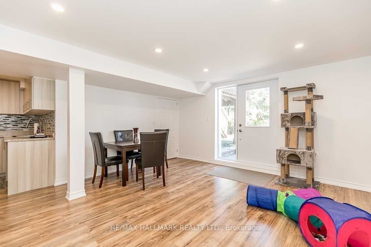 Unit Bsmnt - 184 Stone Road, Aurora 5