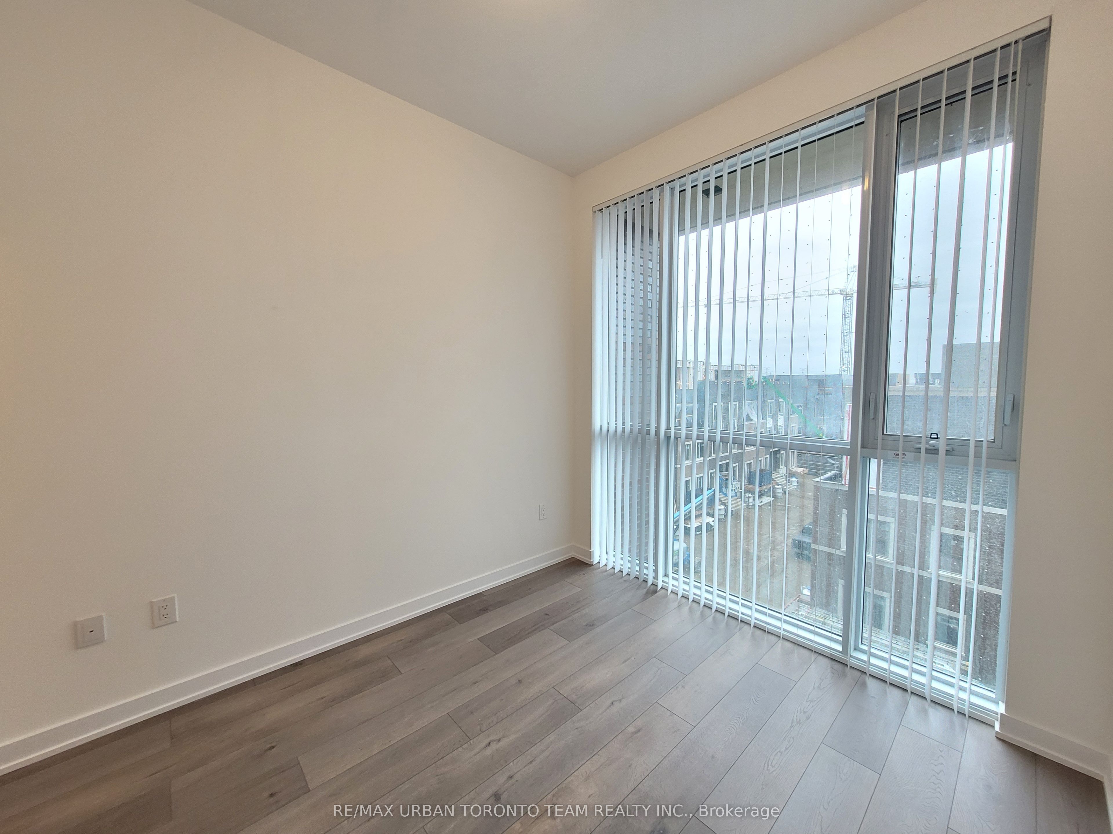 Unit 306 - 10 Honeycrisp Crescent, Vaughan 5