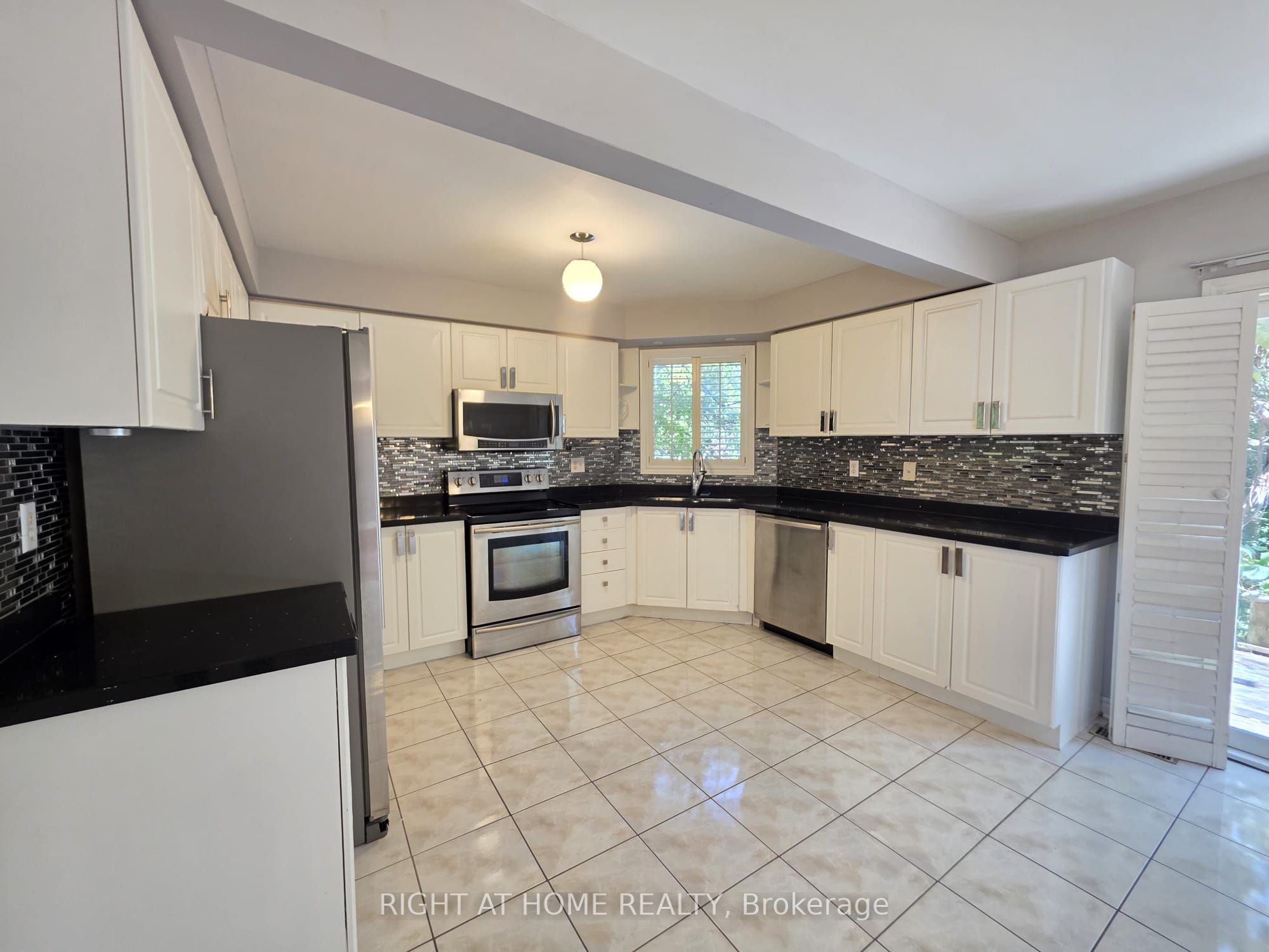63 Sunridge Street, Richmond Hill 4