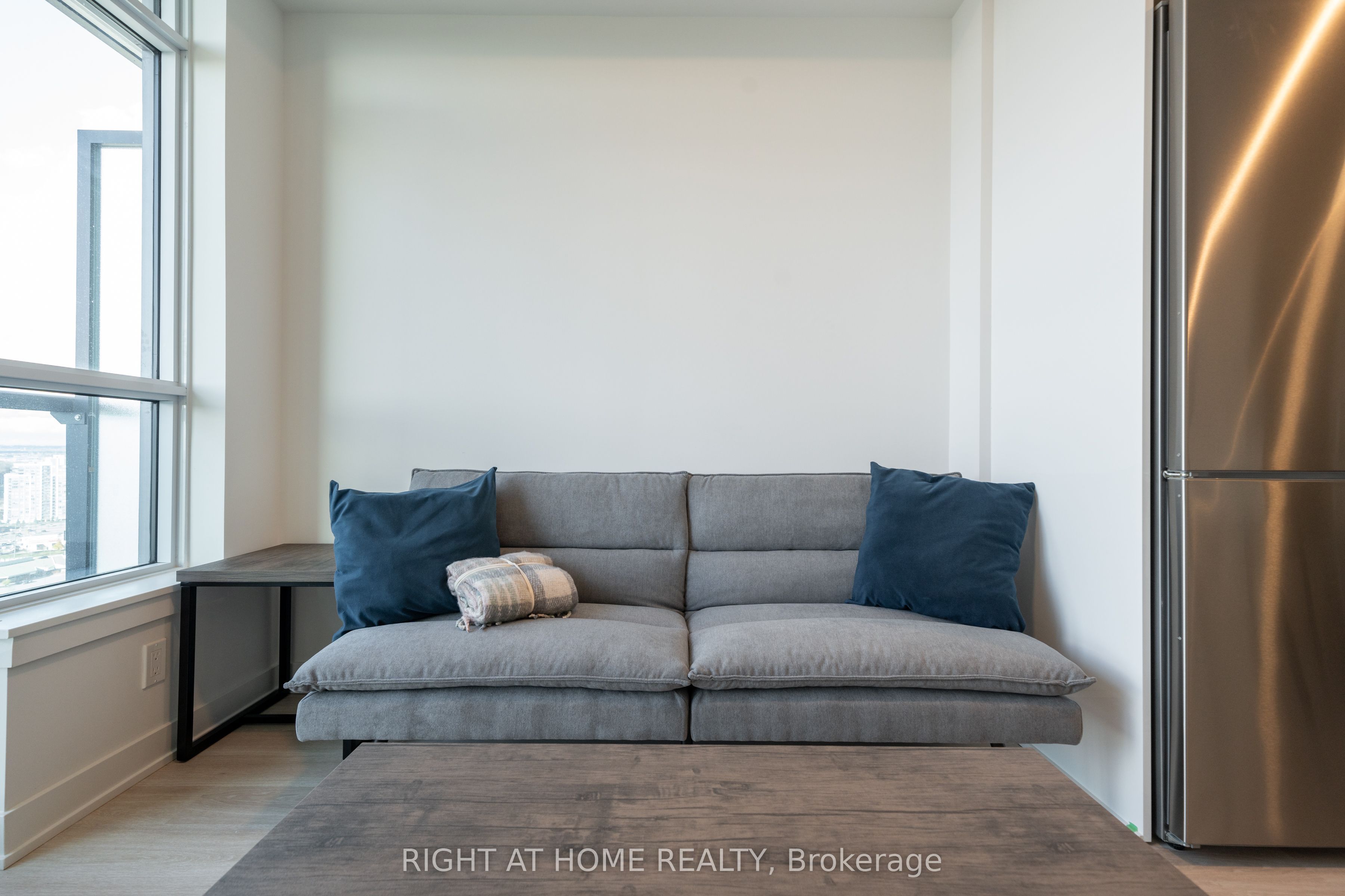 Unit 2406 - 50 Upper Mall Way, Vaughan 2