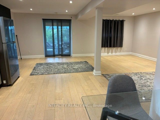Unit Lower - 137 Albany Drive, Vaughan 3