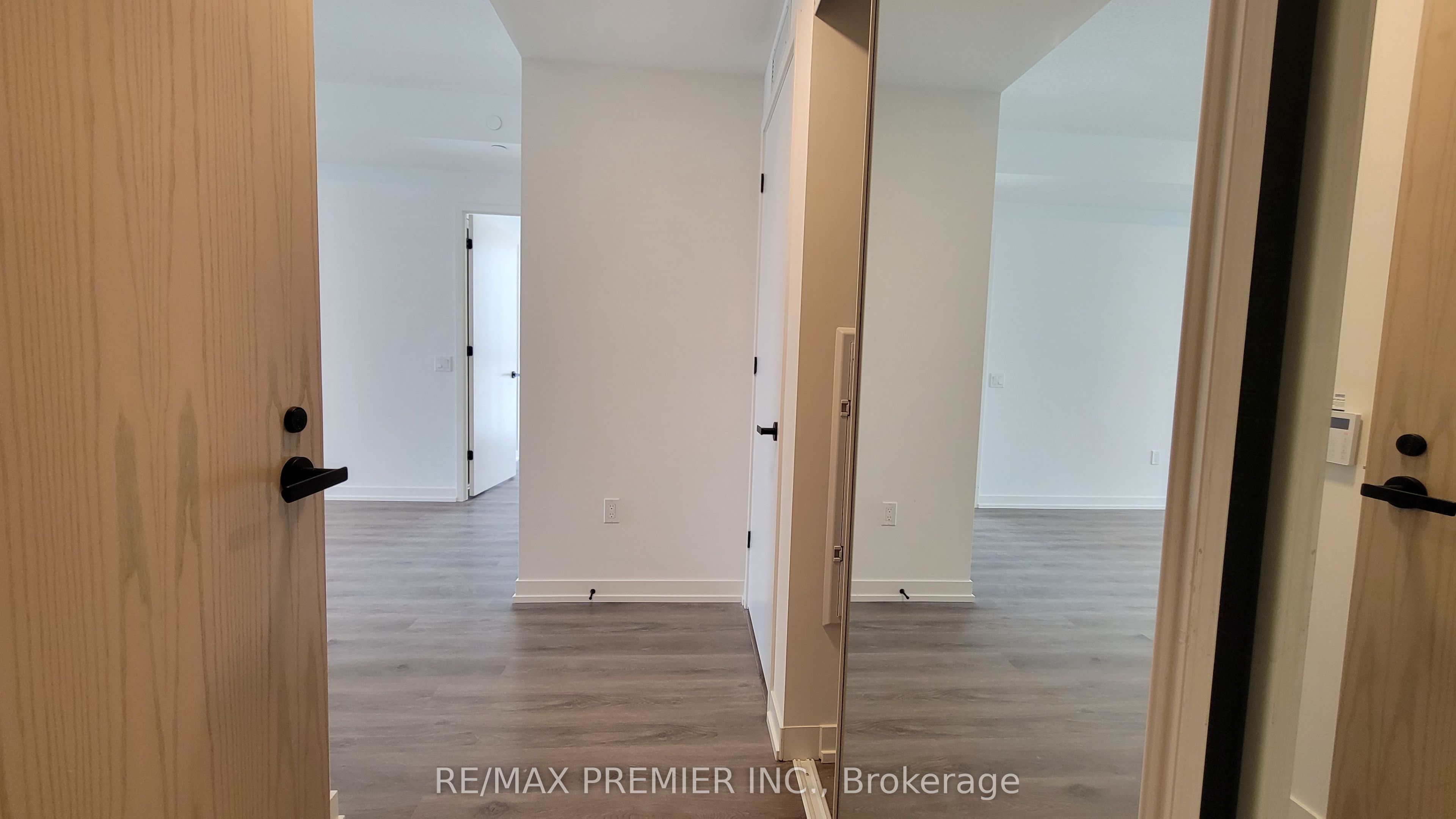 Unit 1012 - 28 Interchange Way, Vaughan 4