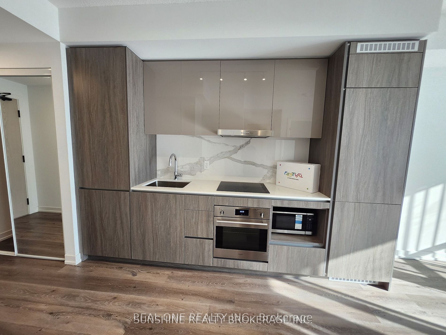 Unit 4116 - 28 Interchange Way, Vaughan 5