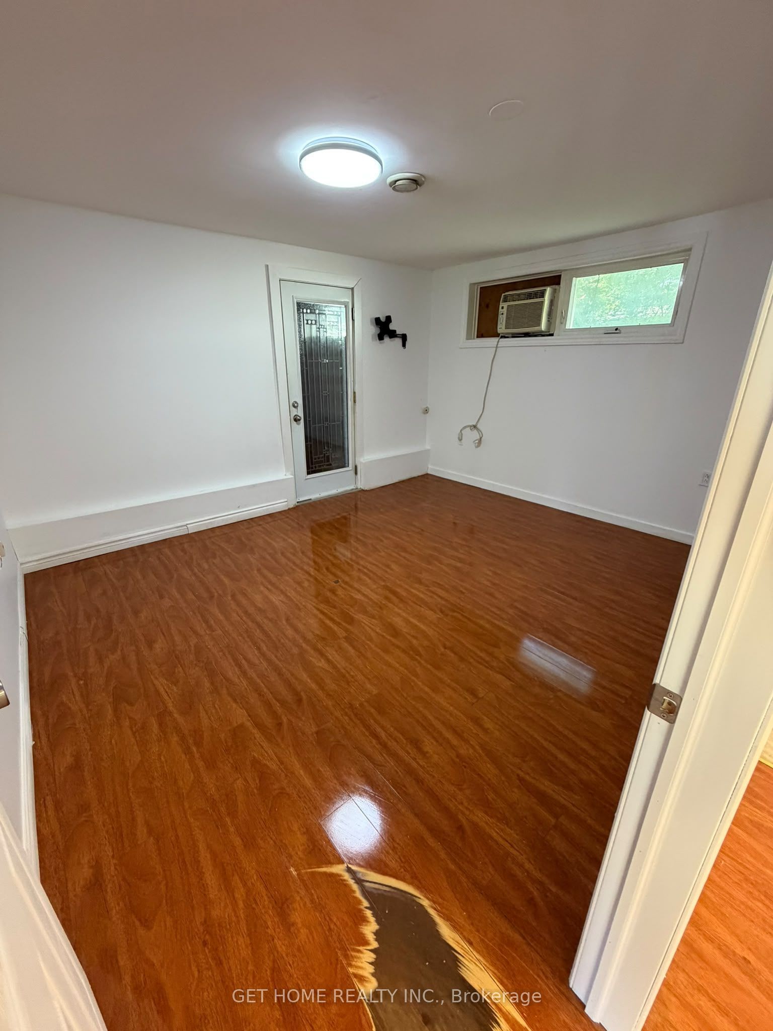 Unit Main - 358 The Queensway S, Georgina 5