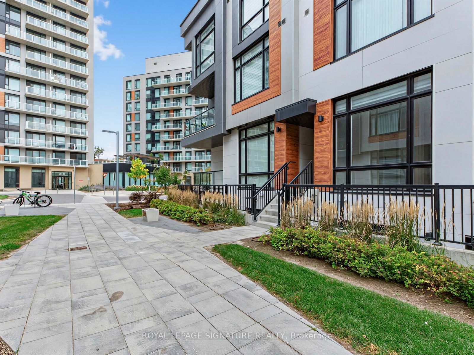 Unit 1014 - 14 David Eyer Road, Richmond Hill 2