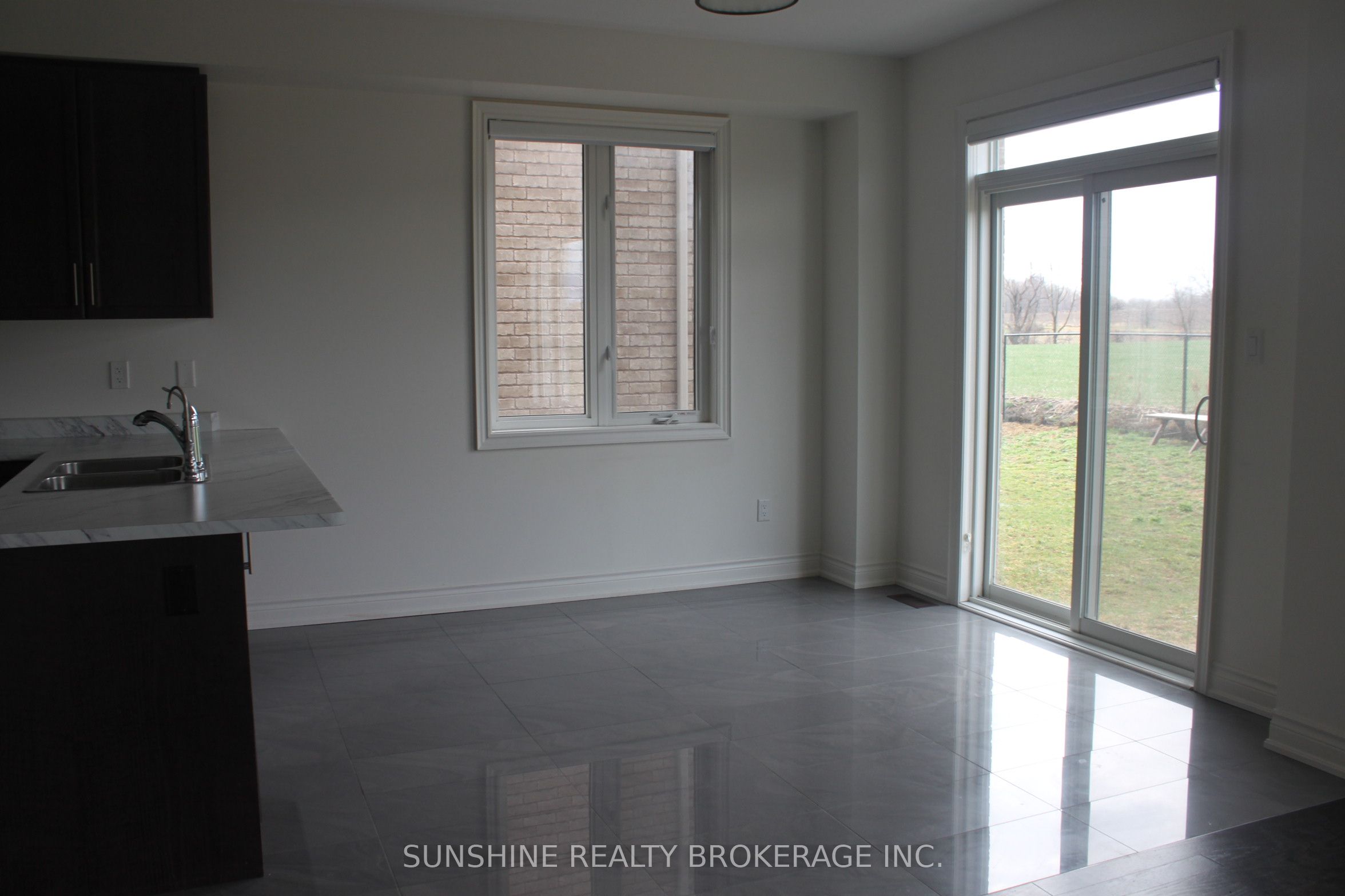 24 Festival Court, East Gwillimbury 3