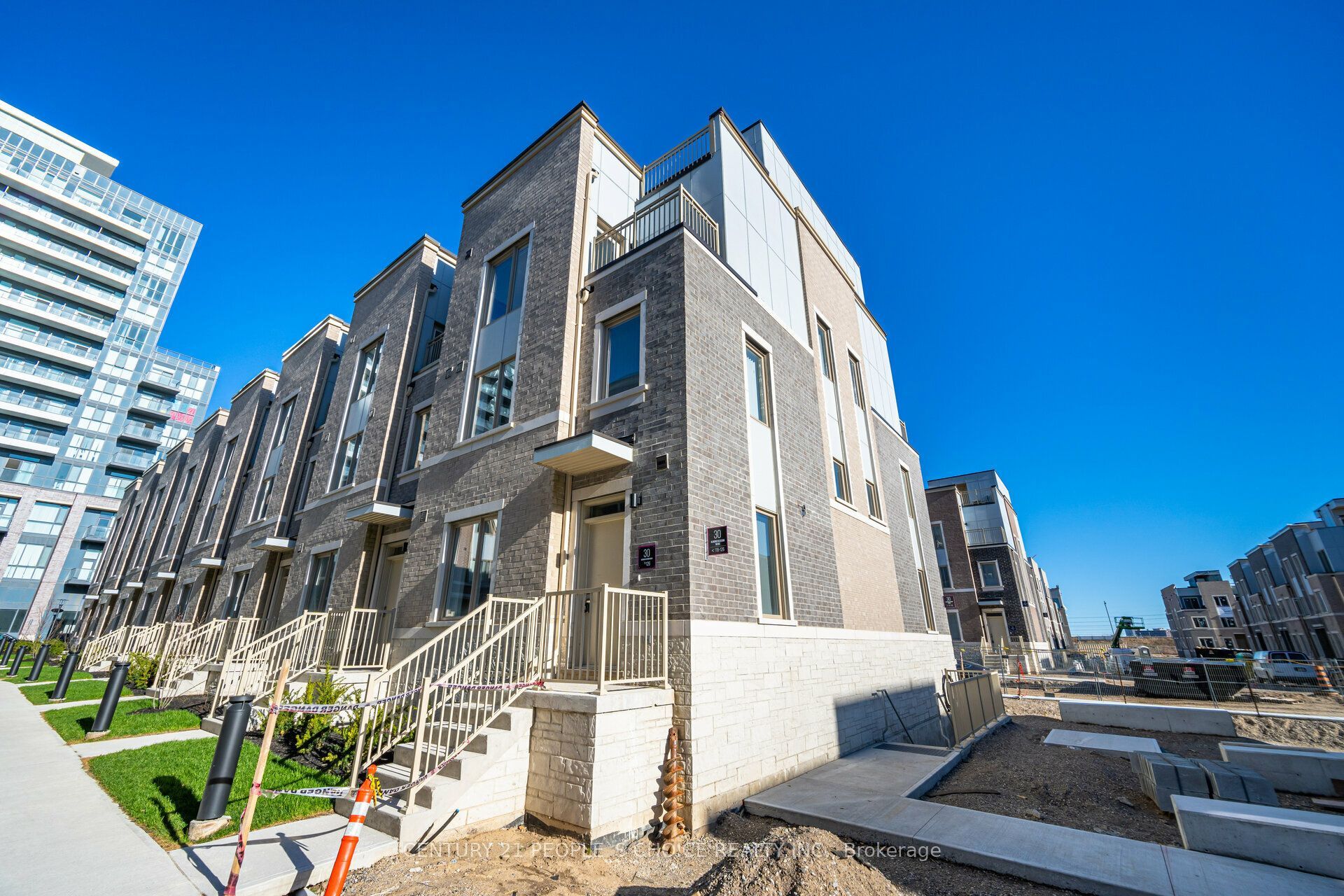 Unit 126 - 30 Almond Blossom Mews, Vaughan 2