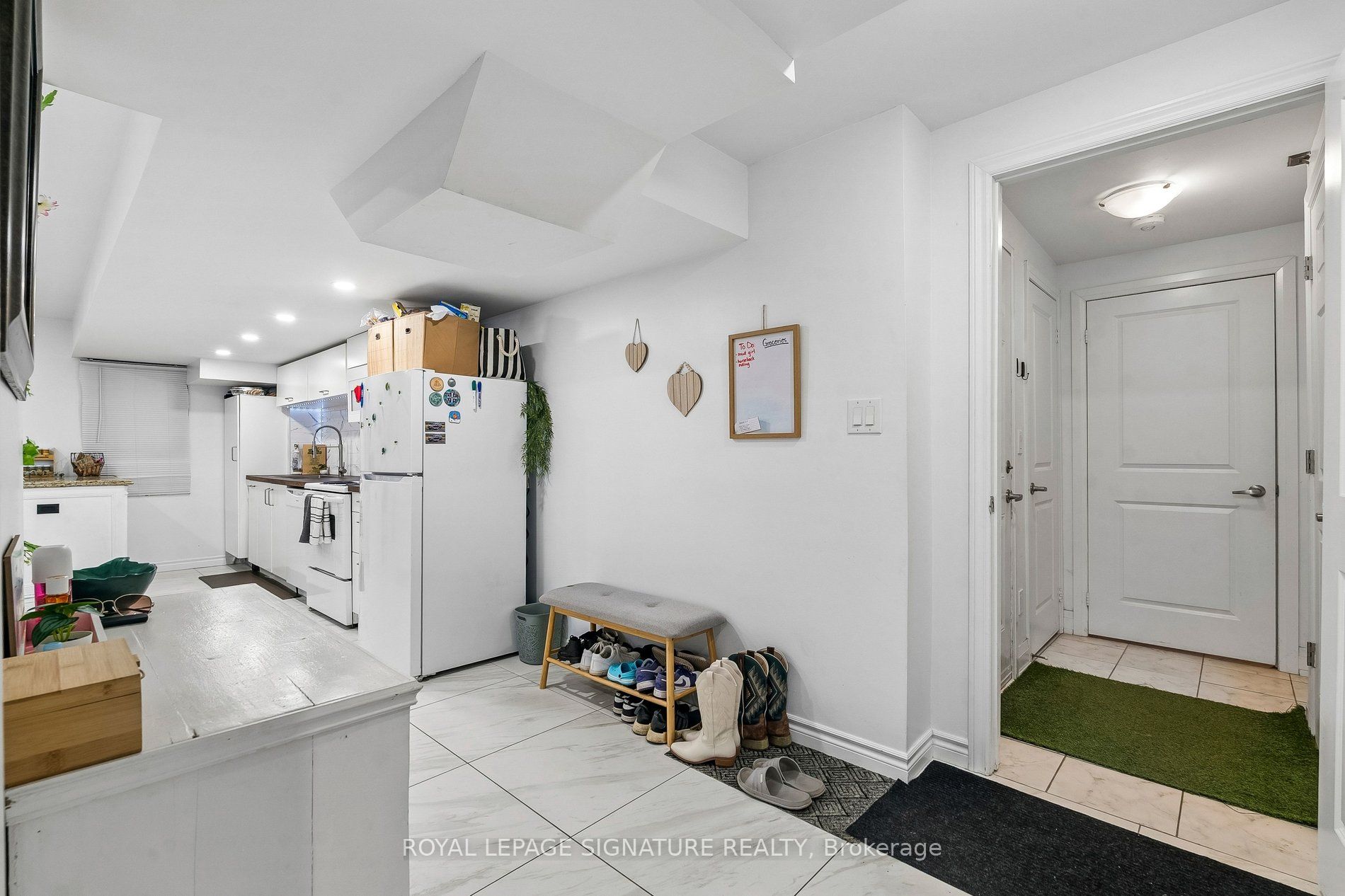 Unit Lower - 23 Cyprus Glen, East Gwillimbury 5