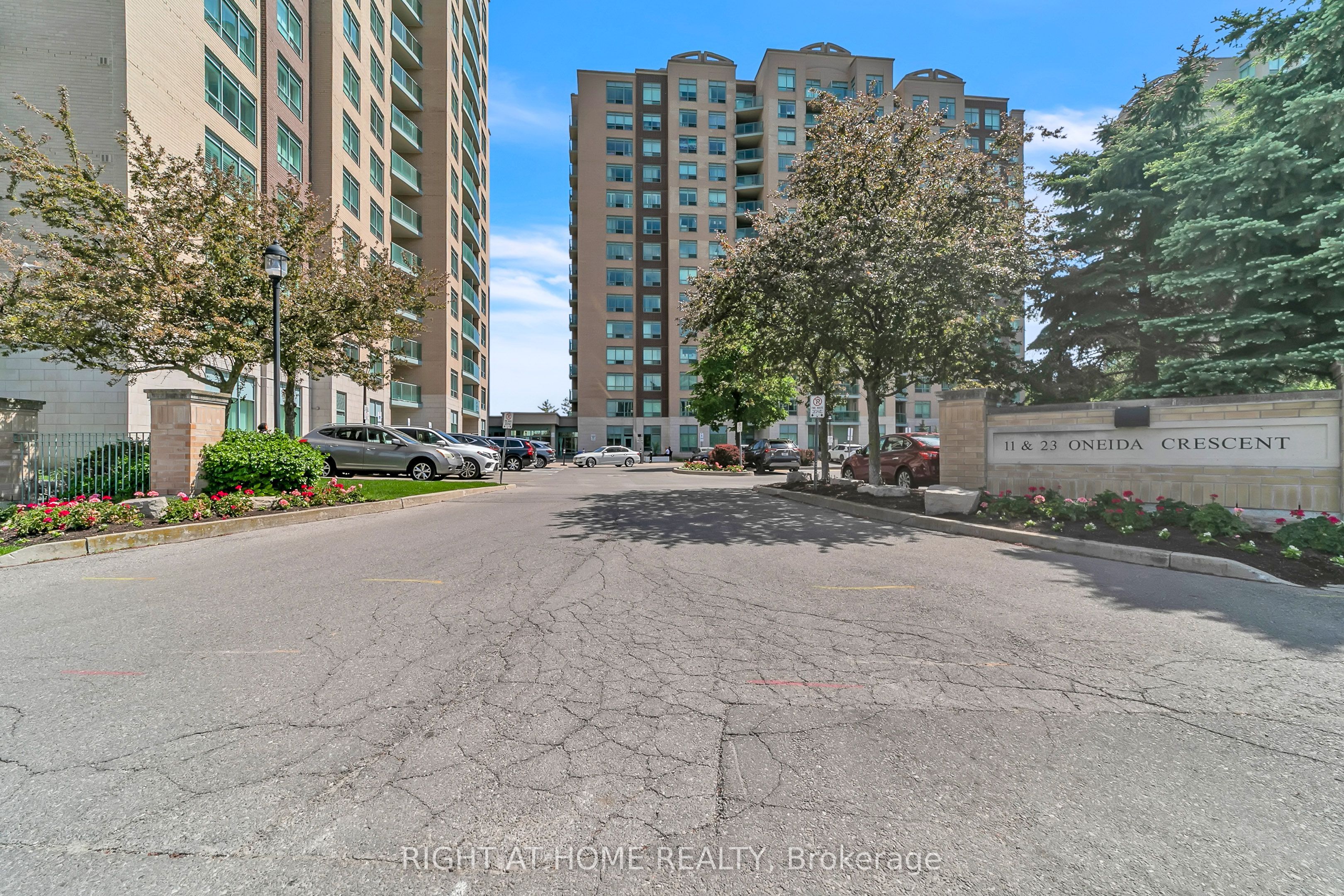 Unit 1202 - 11 Oneida Crescent, Richmond Hill 4
