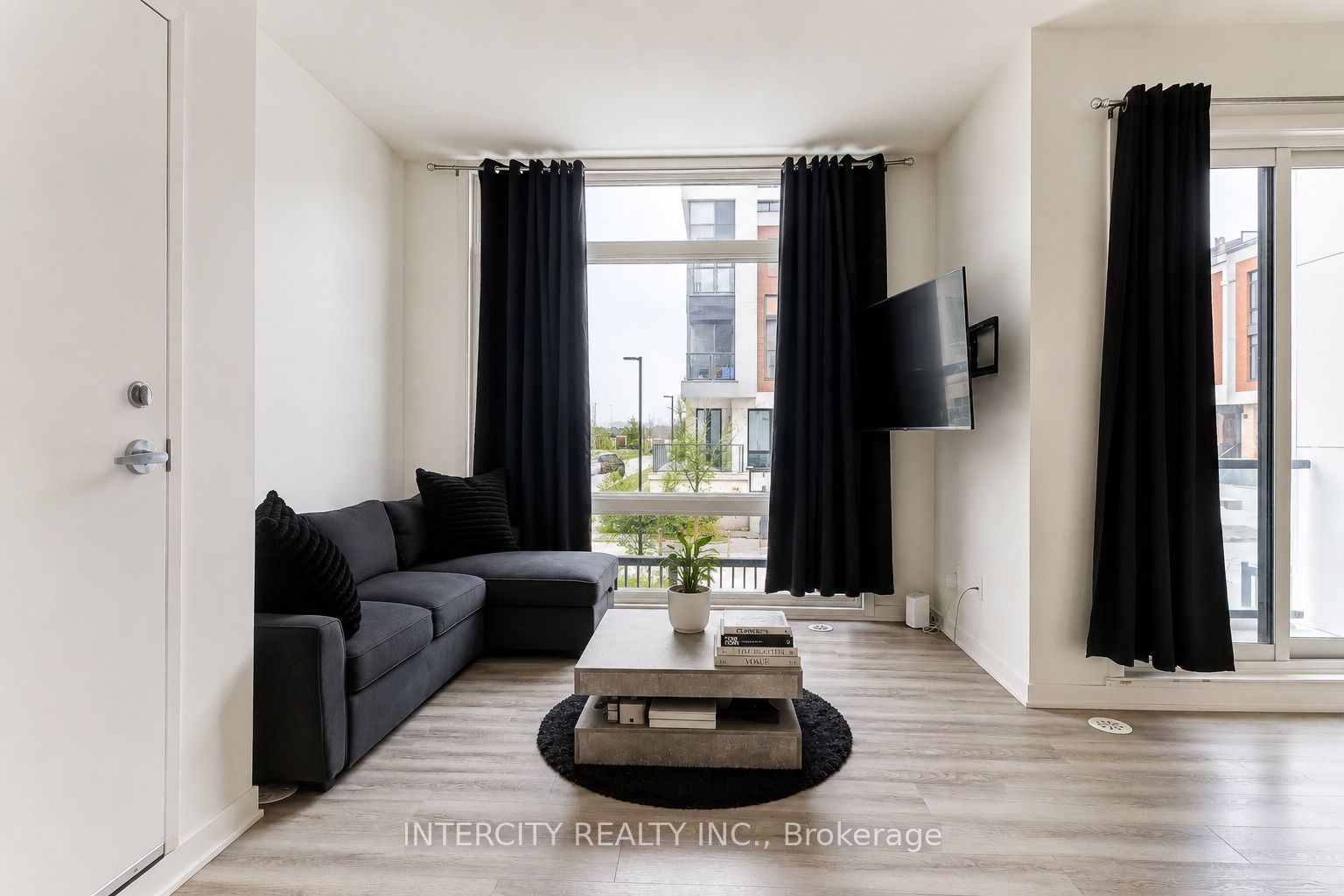 Unit 1504 - 11 David Eyer Road, Richmond Hill 4