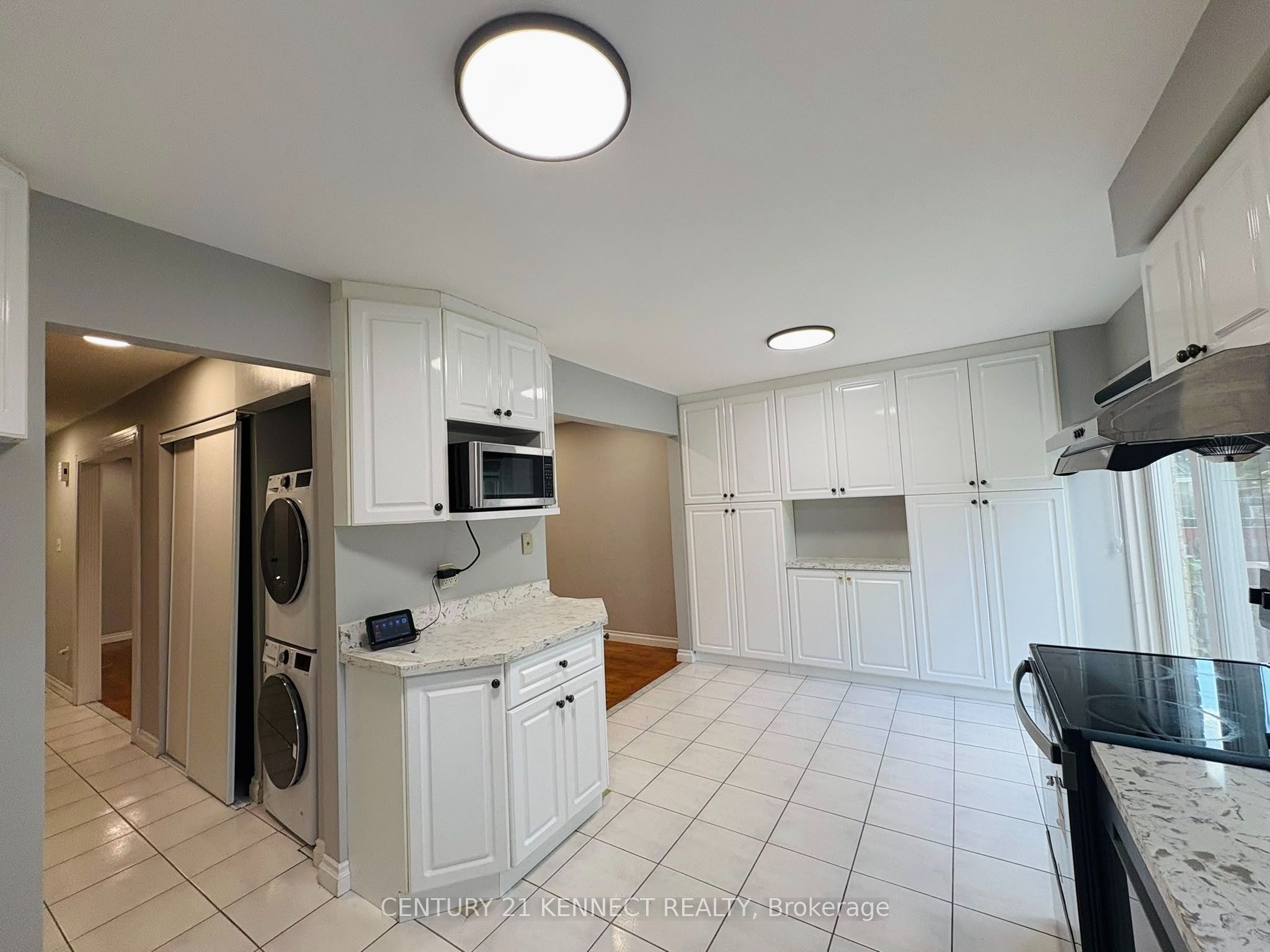 68 Larksmere Court, Markham 5