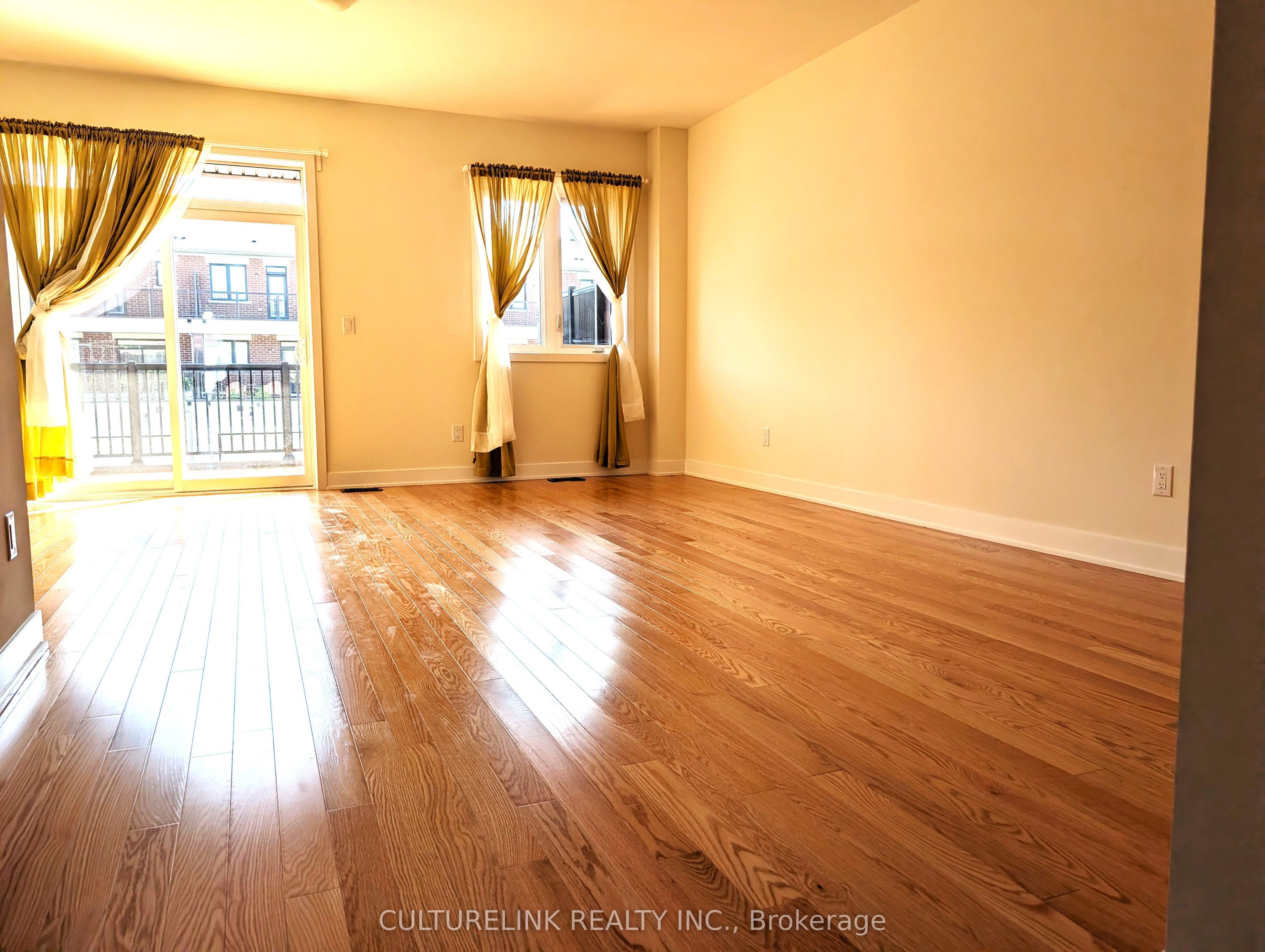 47 Mumbai Drive, Markham 3