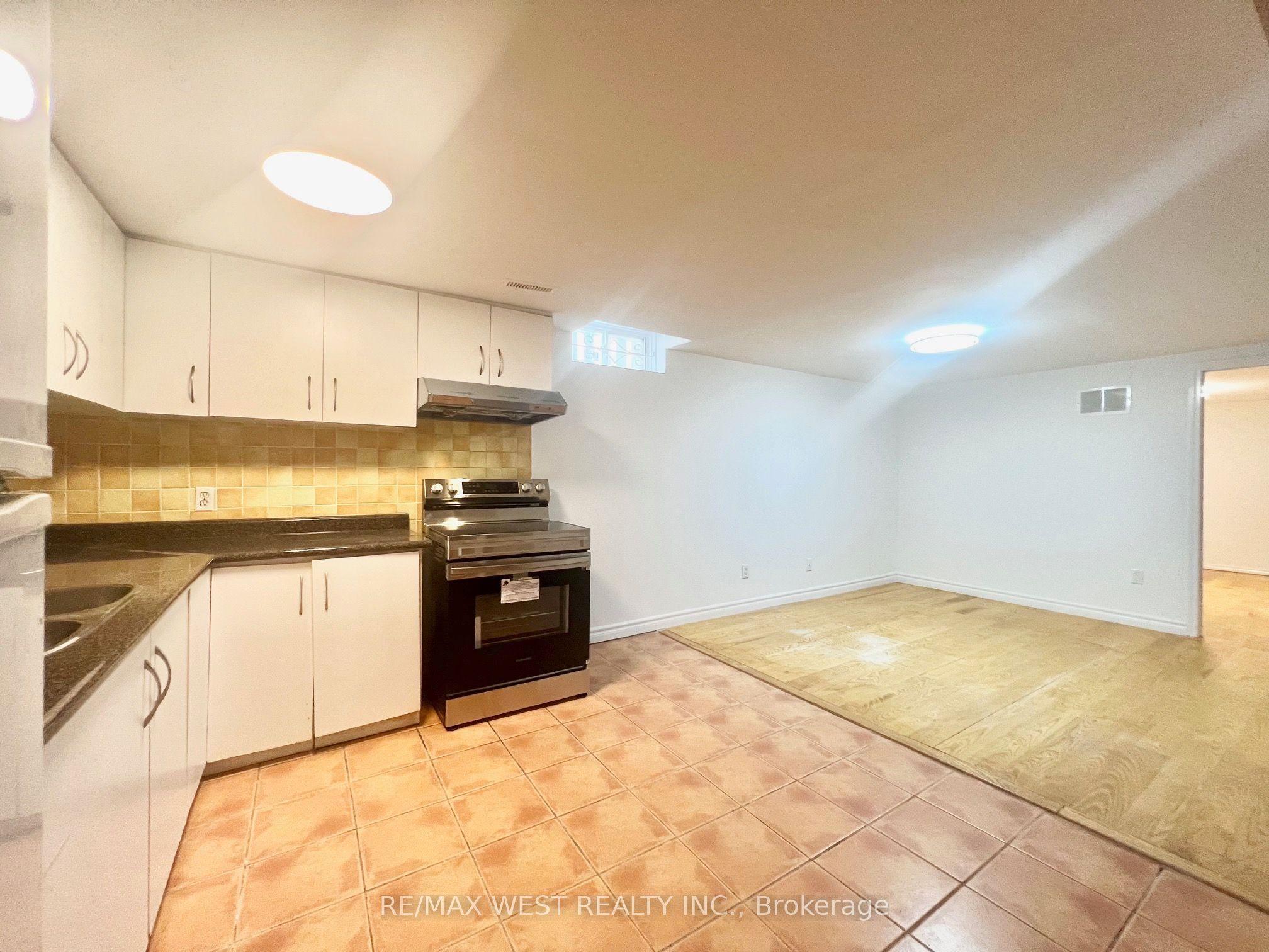 Unit Bsmt - 147 Woodhall Road, Markham 2