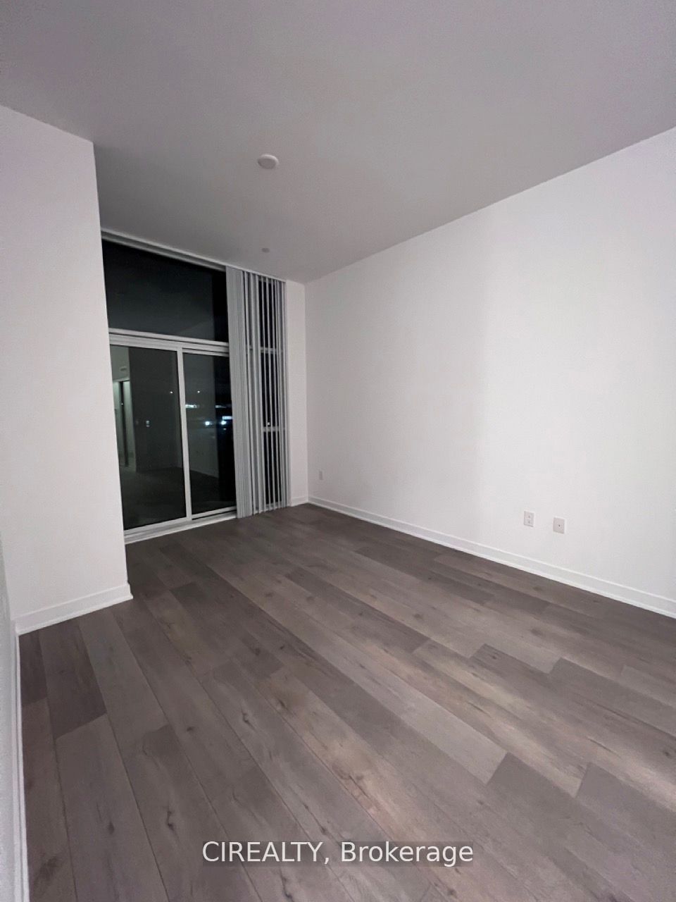 Unit 210 - 38 Honeycrisp Crescent, Vaughan 5
