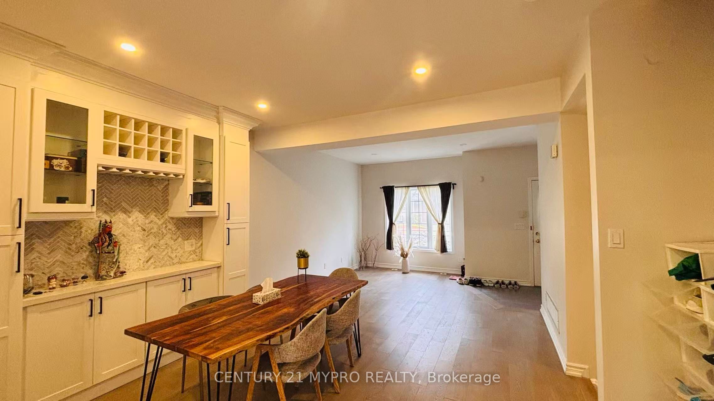 Unit 10 - 15 St Moritz Way, Markham 5