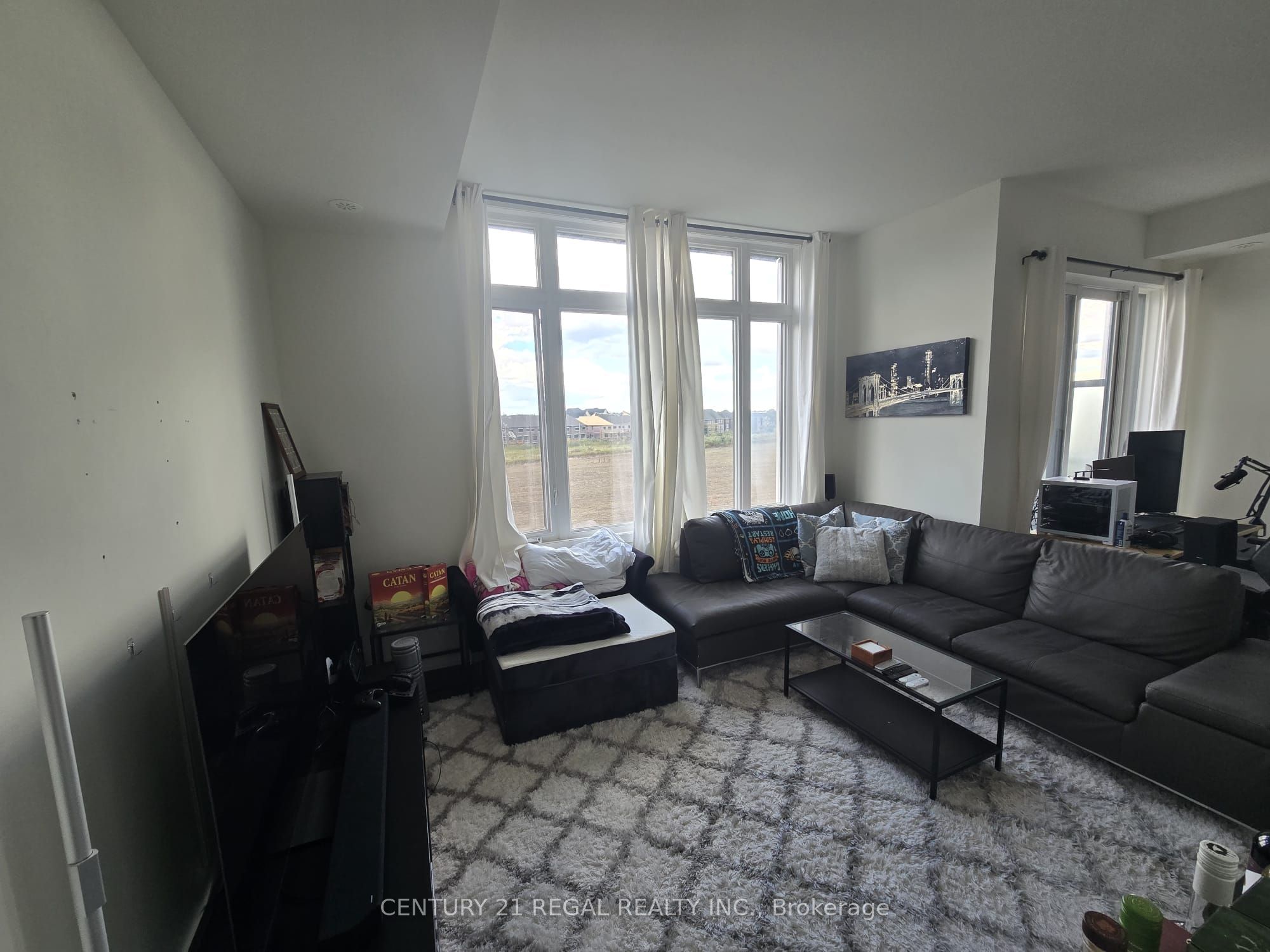 Unit 811 - 3 Steckley House Lane, Richmond Hill 5