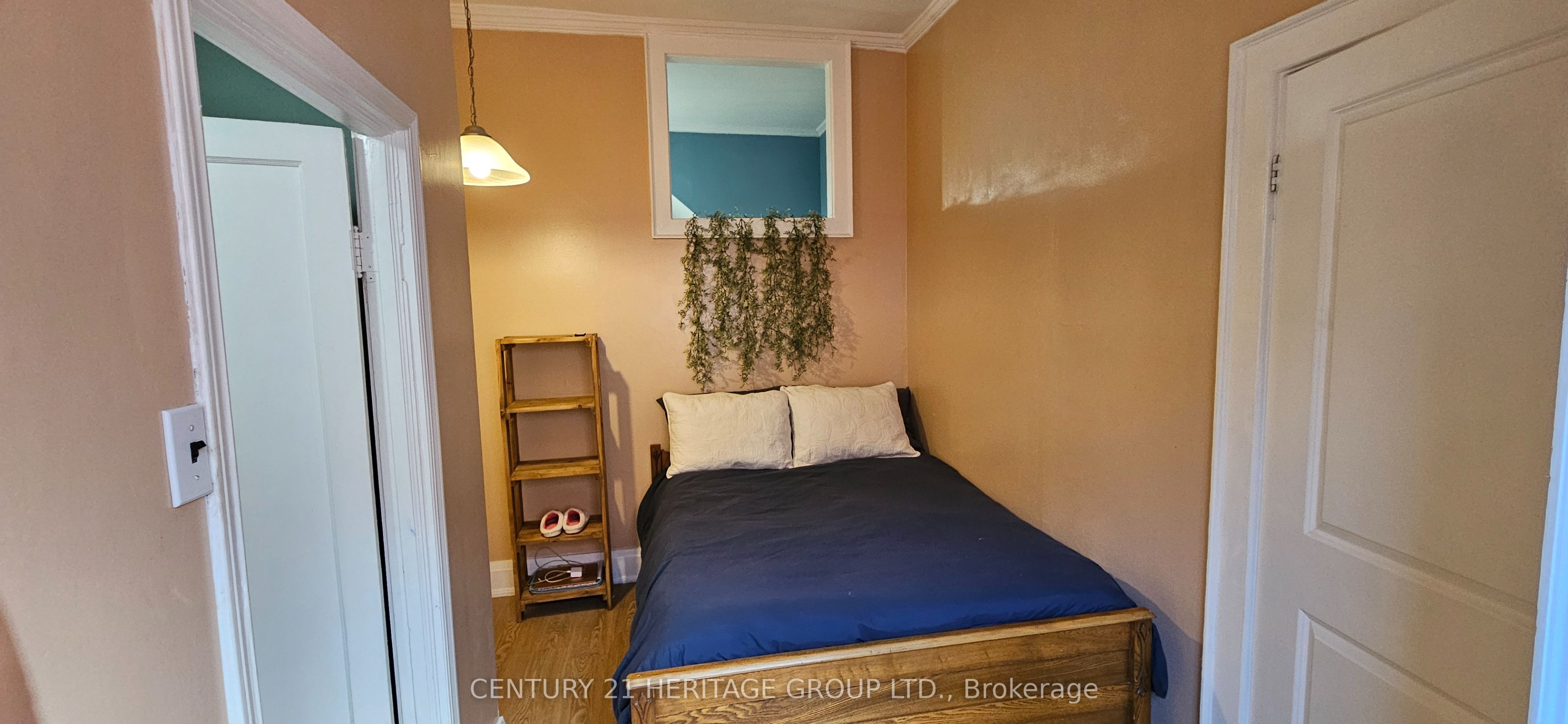 Unit 4 - 201A Main Street S, Newmarket 4