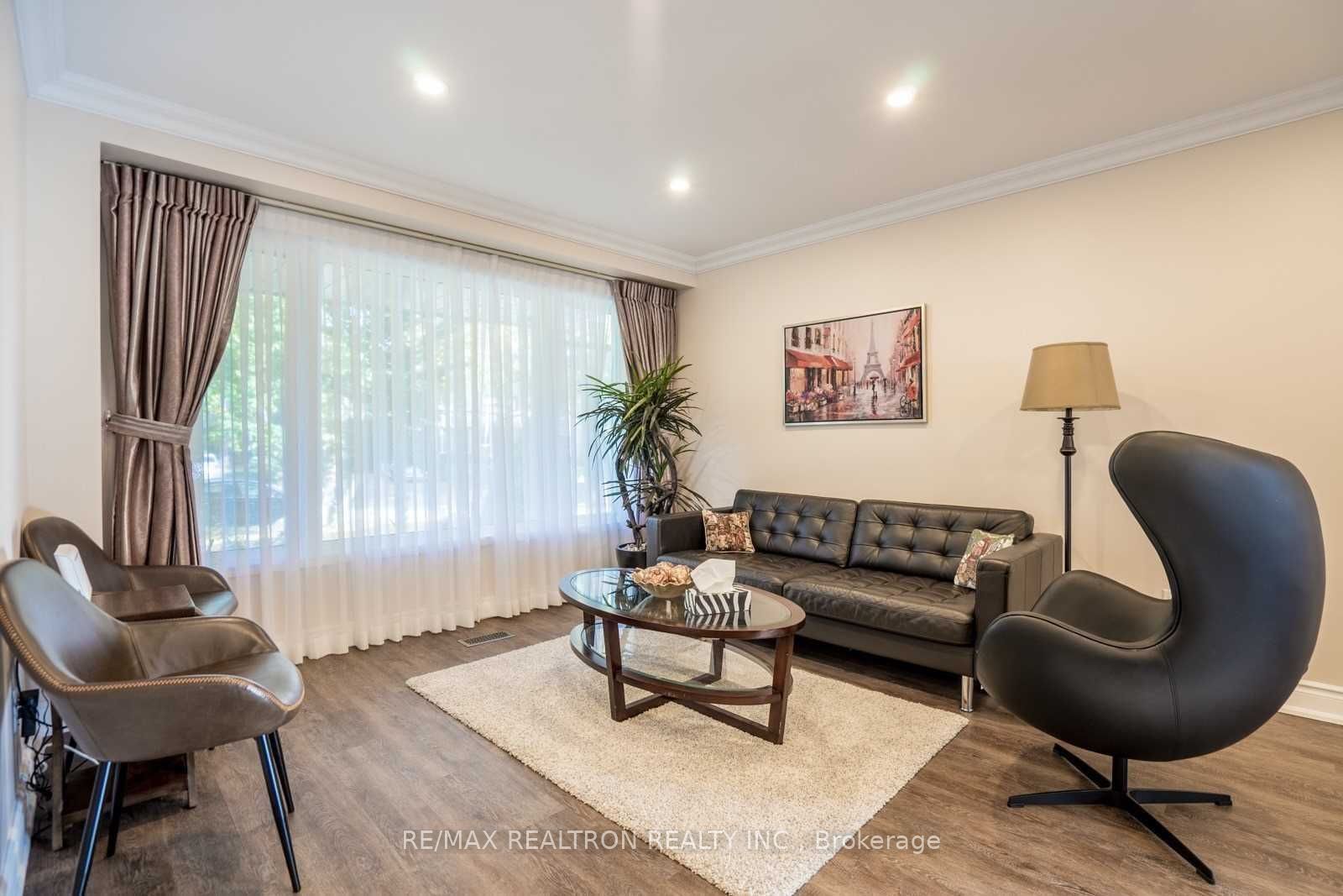 21 Ferrah Street, Markham 3