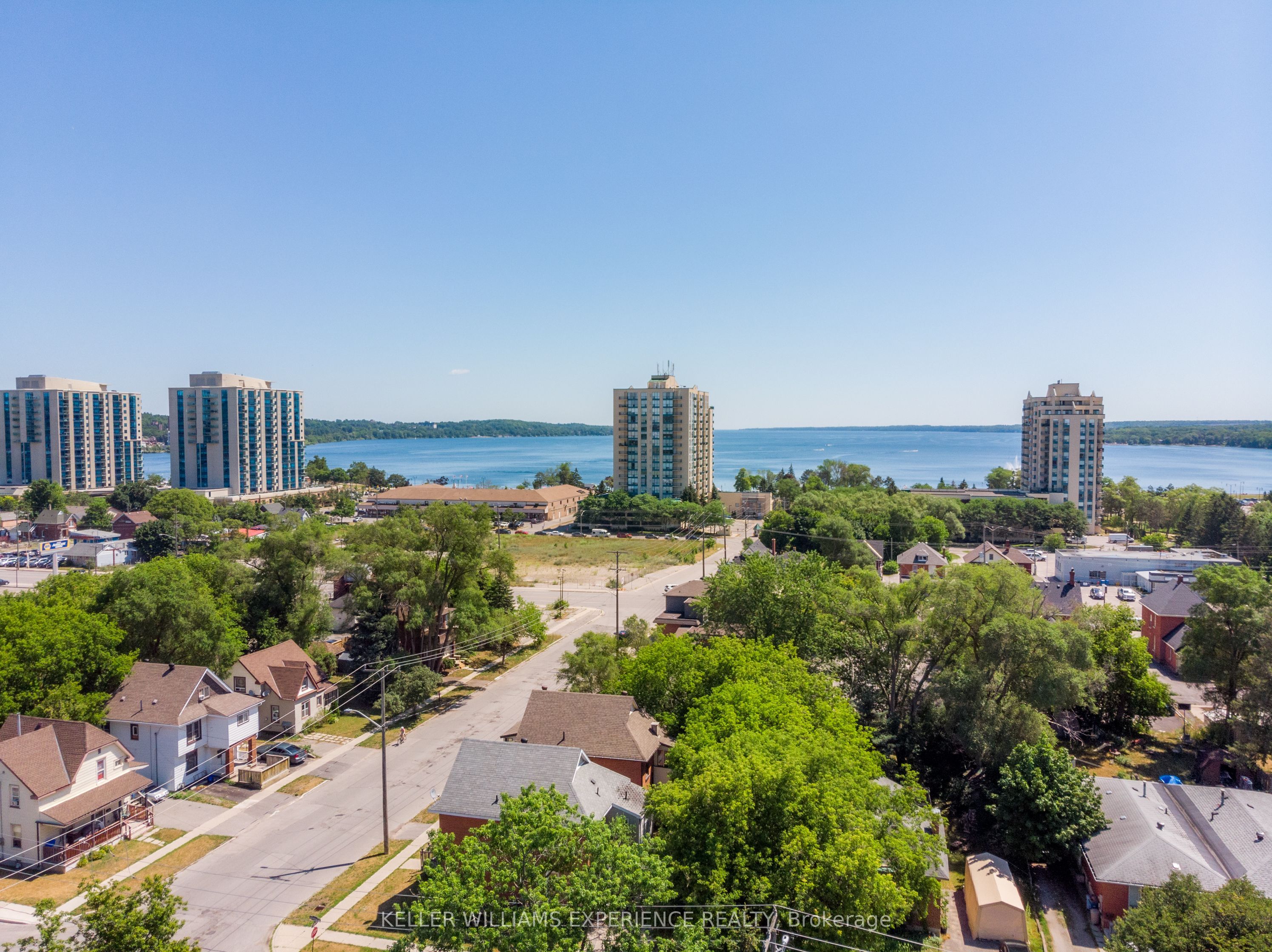 Unit Unit 3 - 74 Sanford Street, Barrie 2