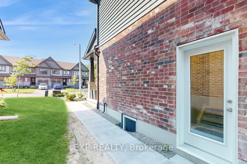 Unit Lower - 967 Wright Drive, Midland 2