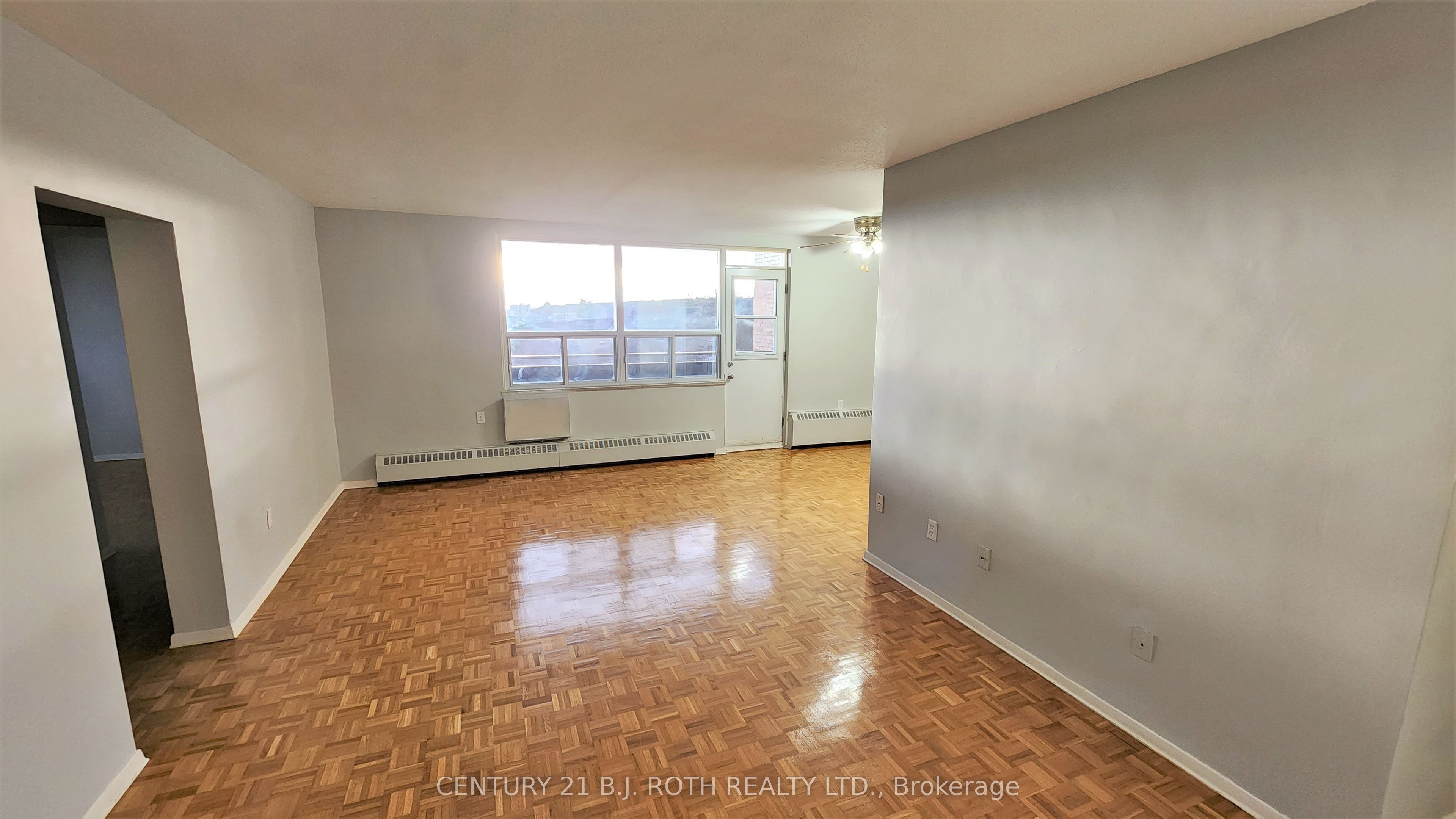Unit 808 - 37 Peel Street, Barrie 3
