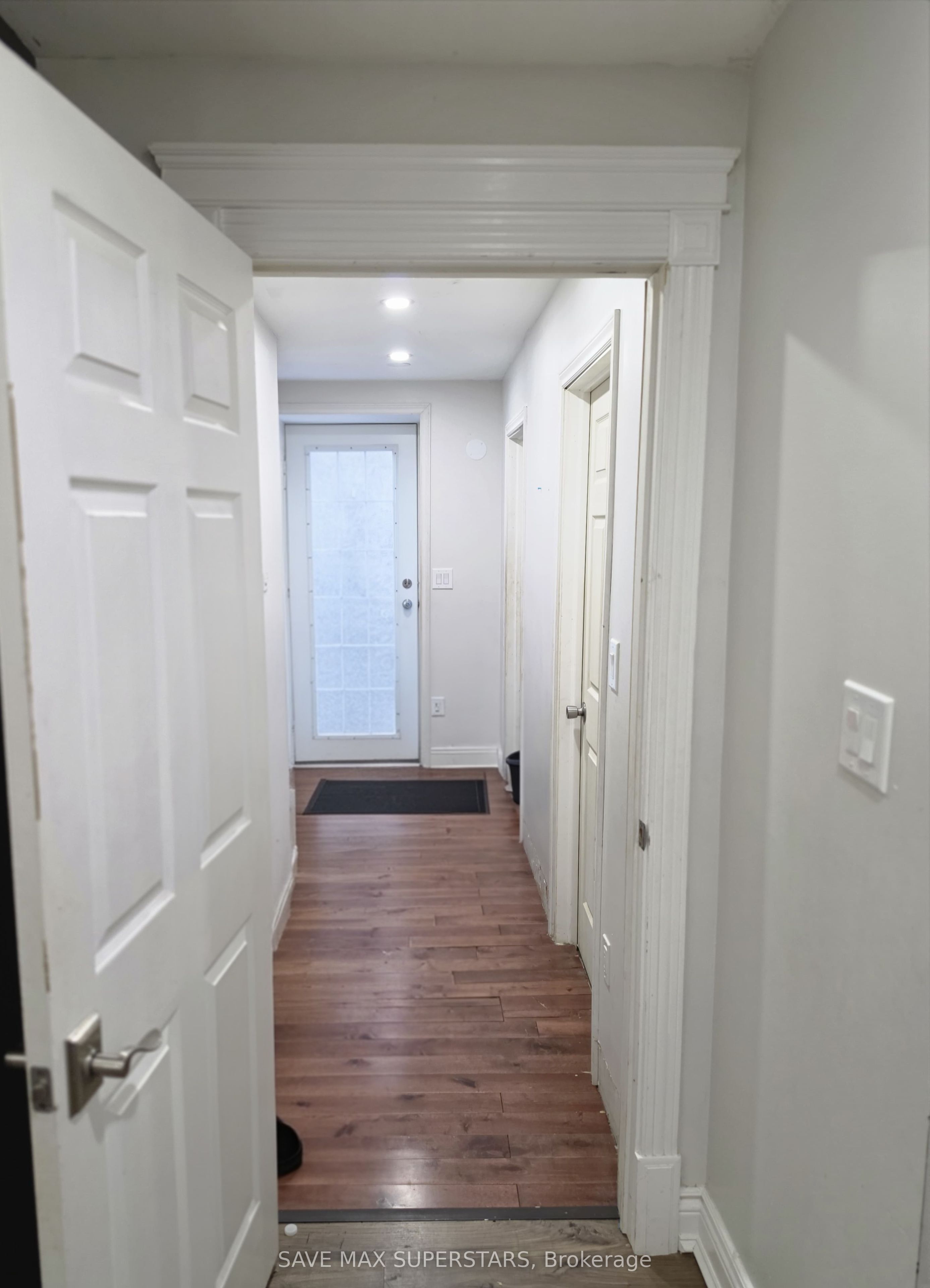 Unit Lower - 133 The Queensway Way, Barrie 2
