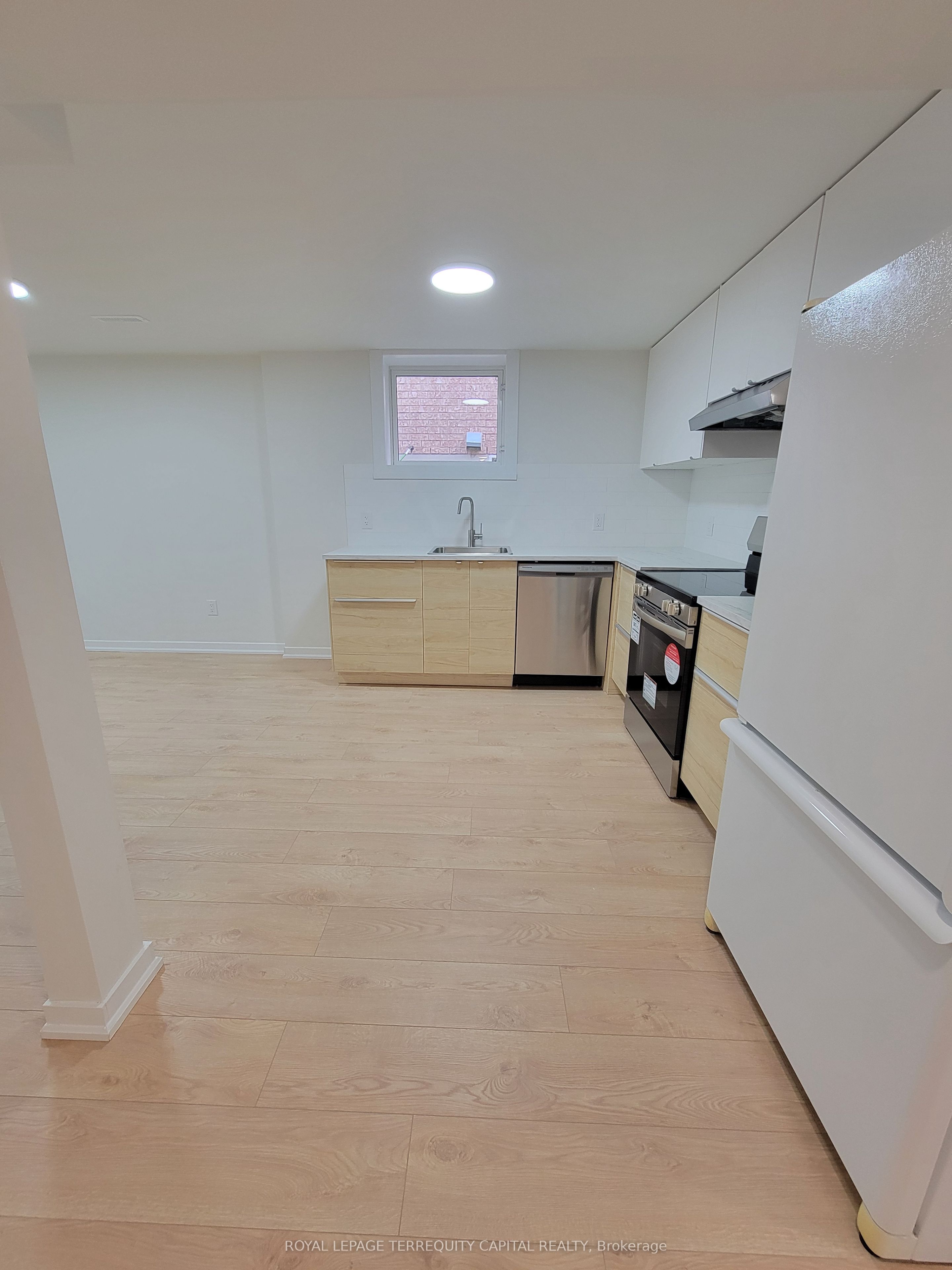Unit Lower - 68 Bird Street, Barrie 5