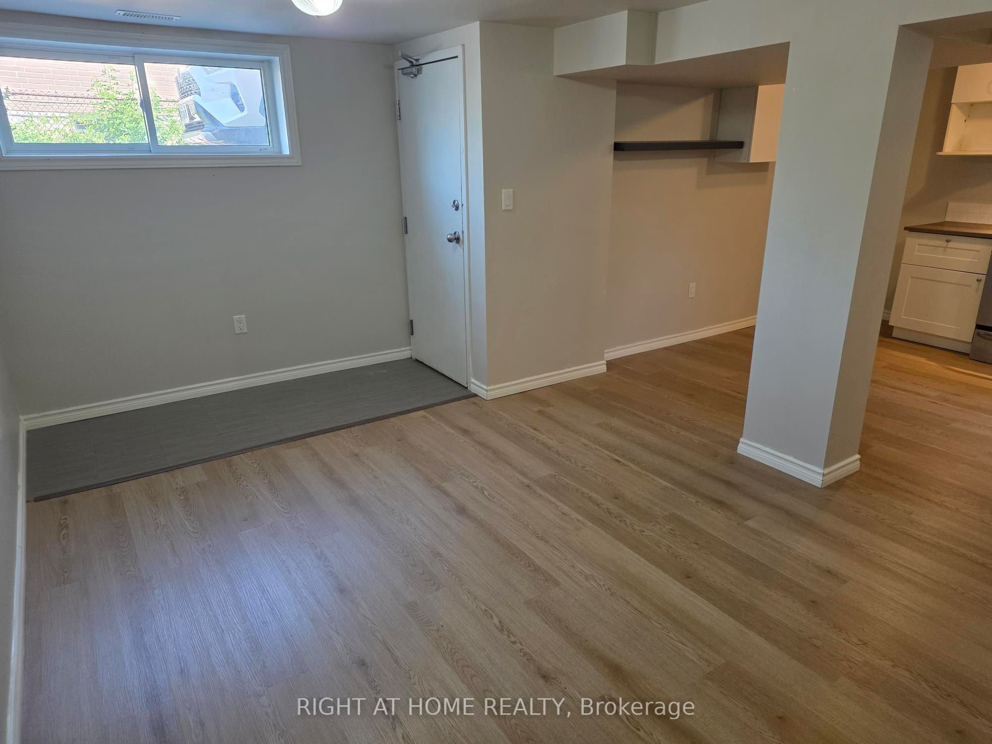 Unit Lower - 35 Oak Street, Barrie 3