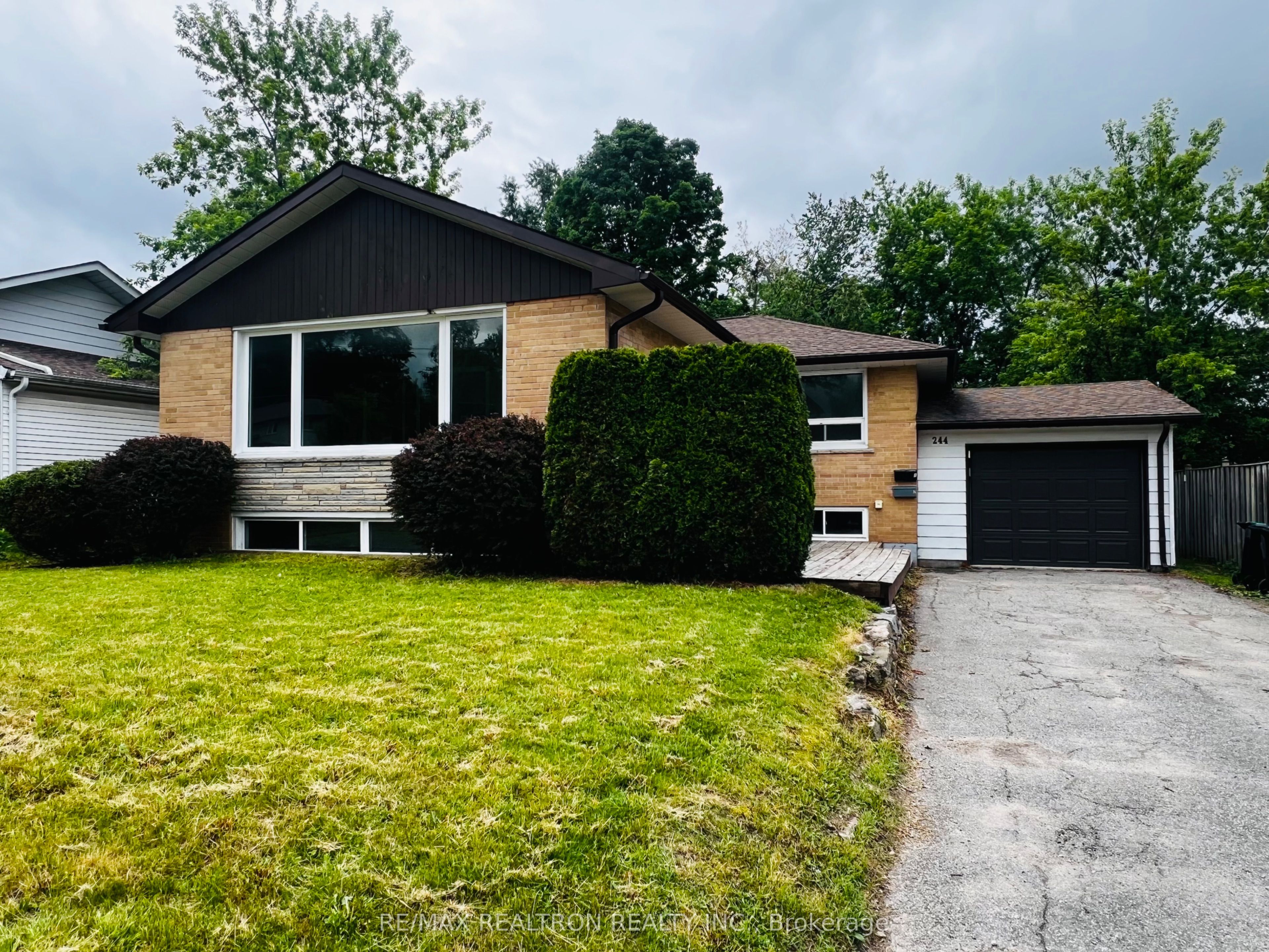 Unit LOWER - 244 St Vincent Street, Barrie 2