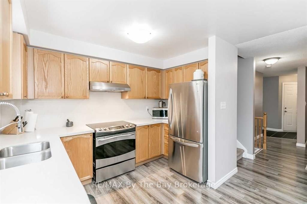345 Ferndale Drive S, Barrie 5