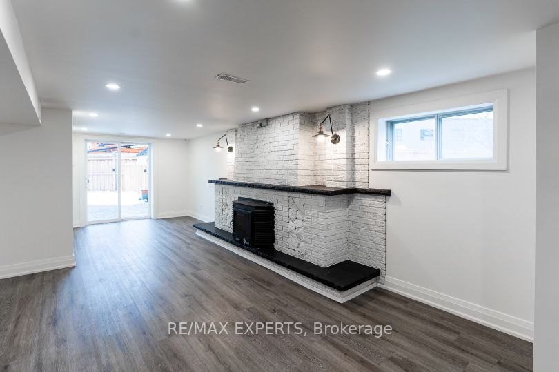 Unit Bsmt - 107 Cabana Drive, North York 4