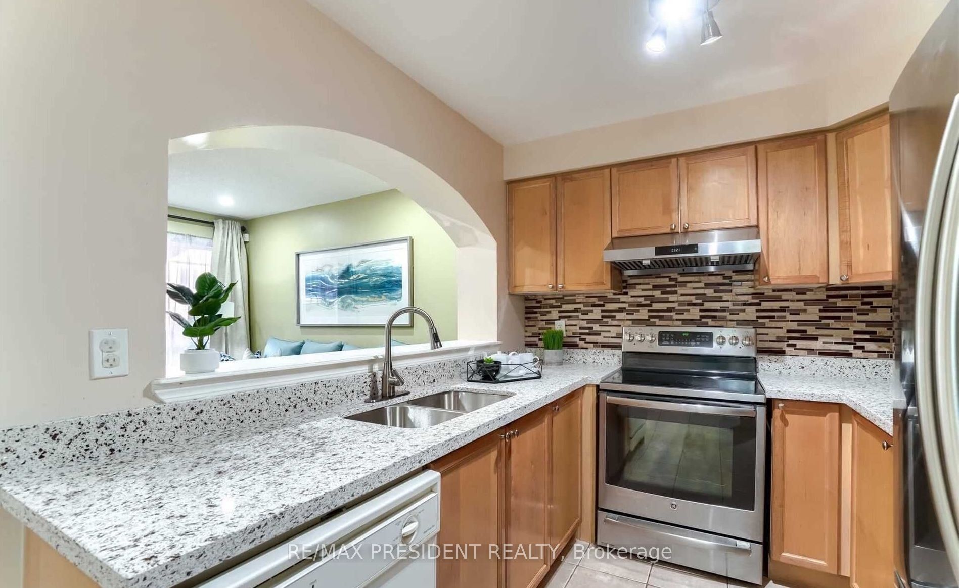 55 Eastway Street, Brampton 4