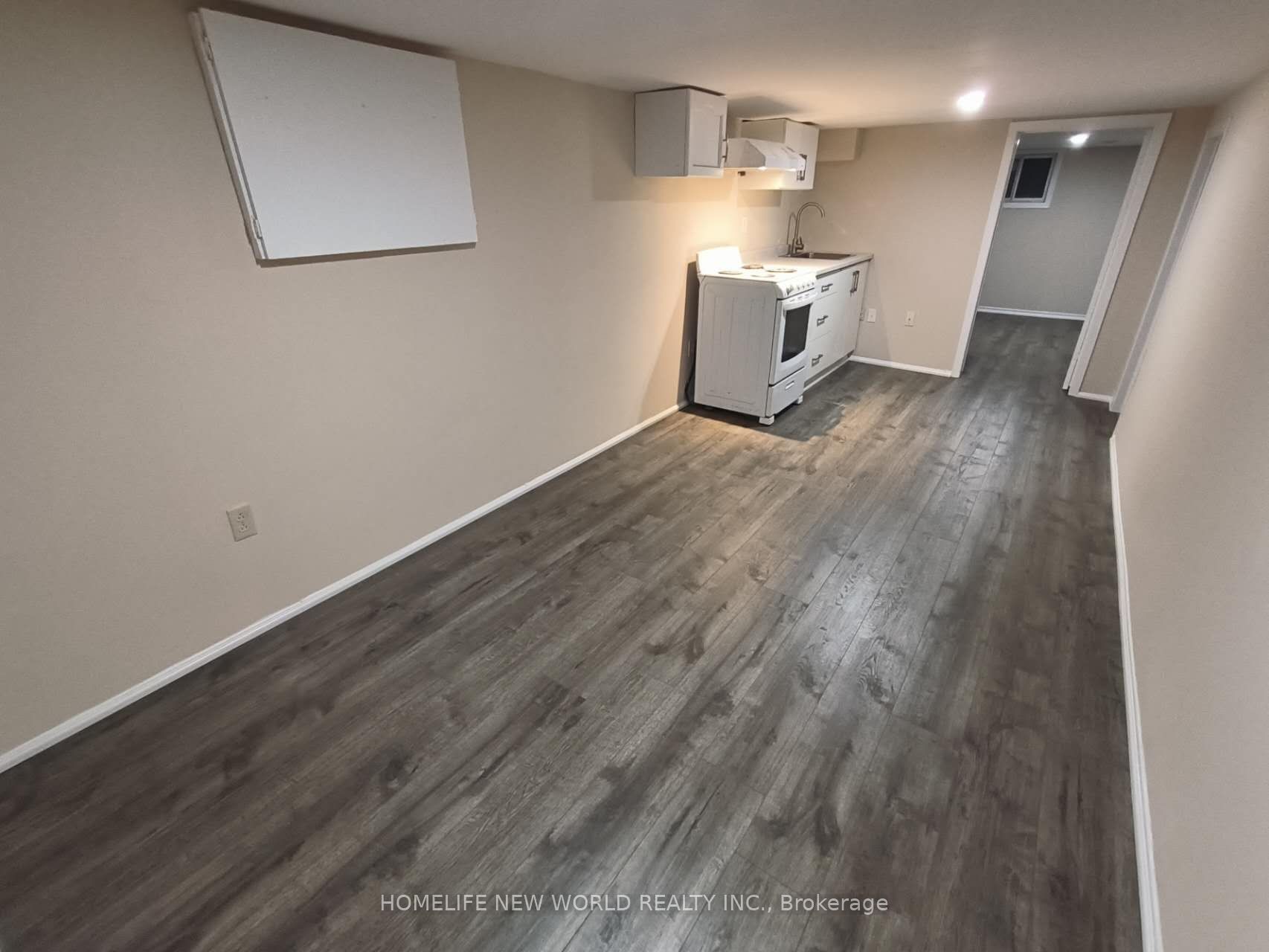 55 Chamberlain B1 Avenue, Toronto 3