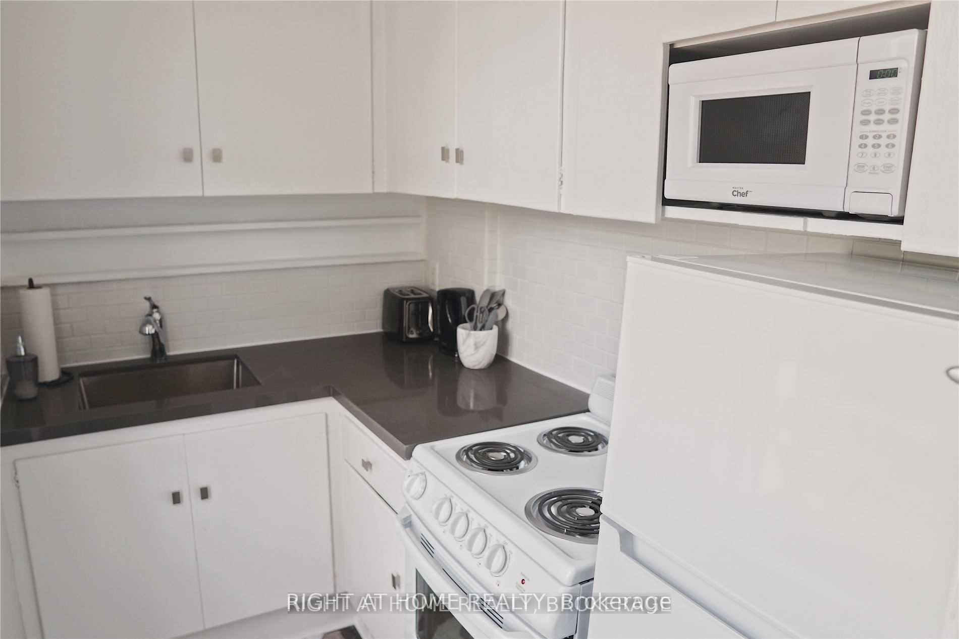 Unit 1 - 164 Trafalgar Road, Oakville 5