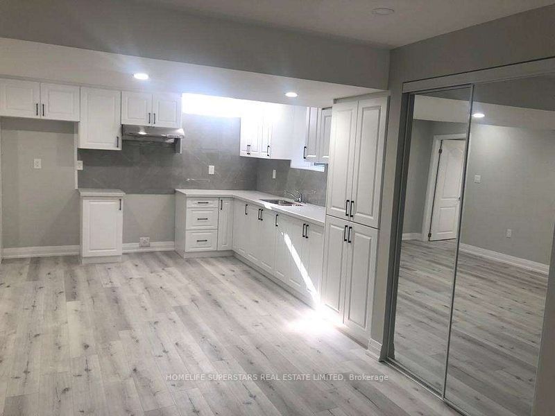 Unit Basement Apartment - 31 Lexington Road, Brampton 3