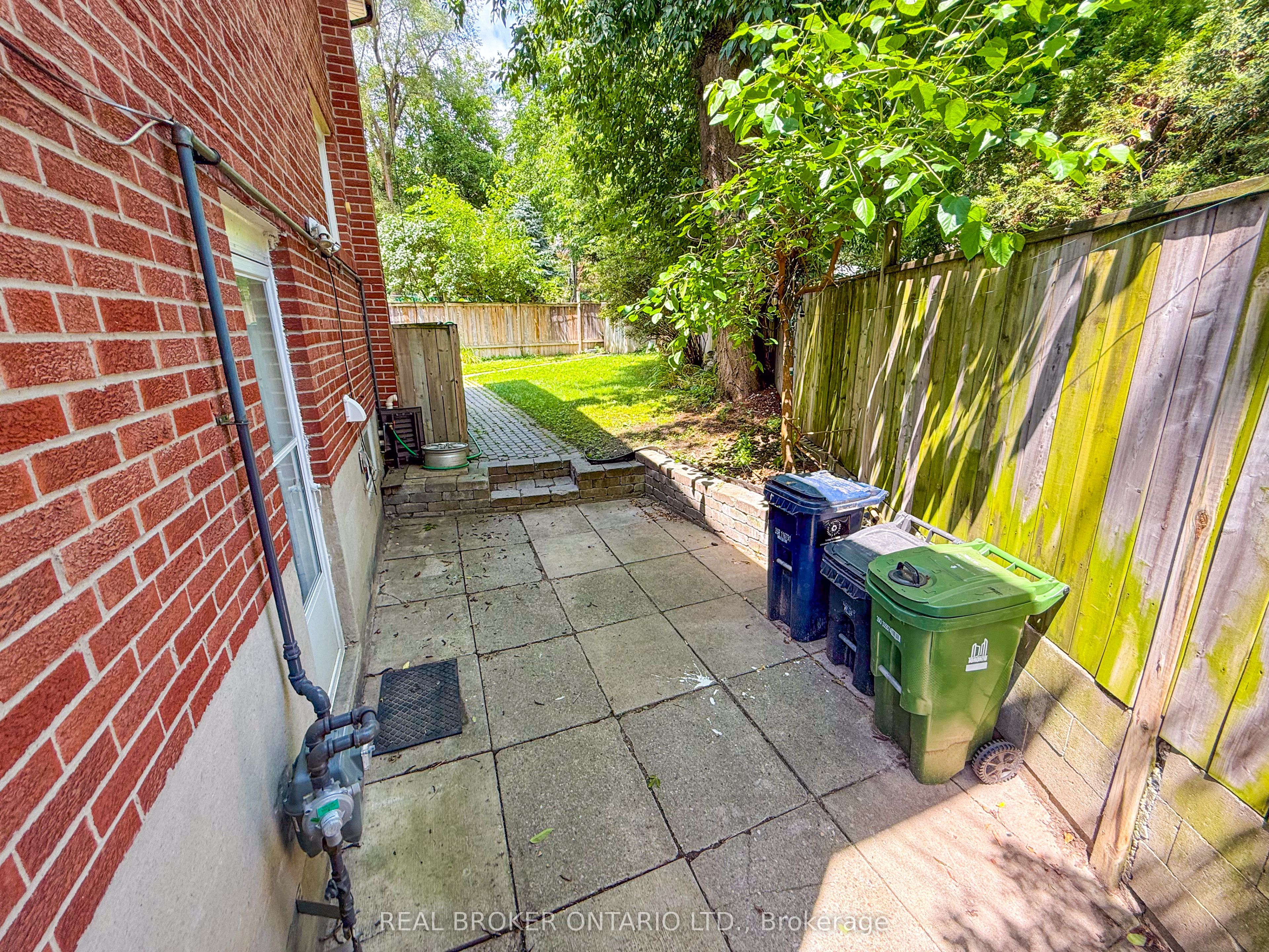 Unit Lower Level - 14 Gooch Court, Toronto 2