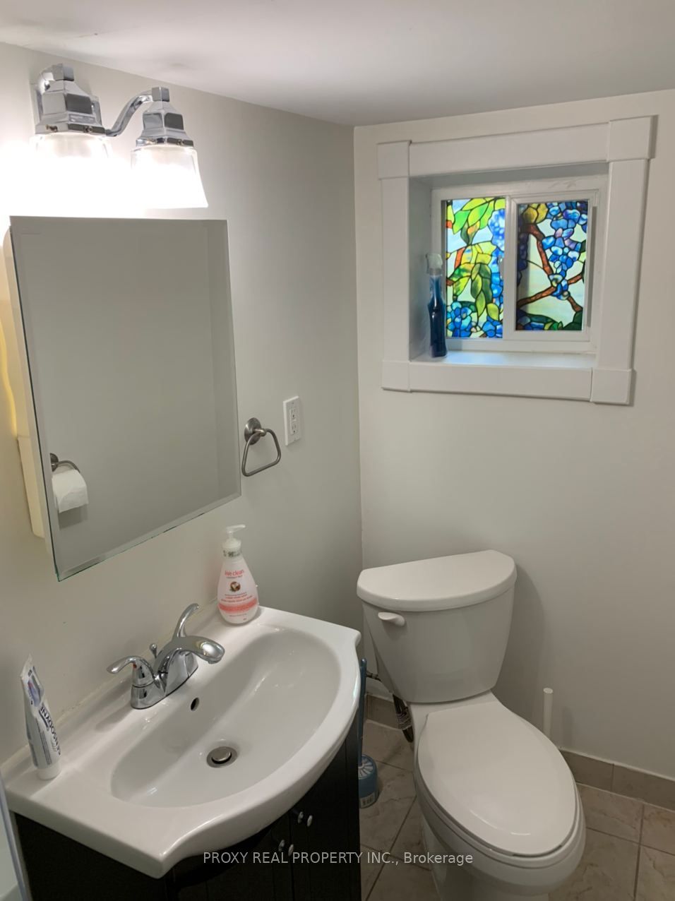 Unit Bachelor - 39 Winston Park Boulevard, North York 5