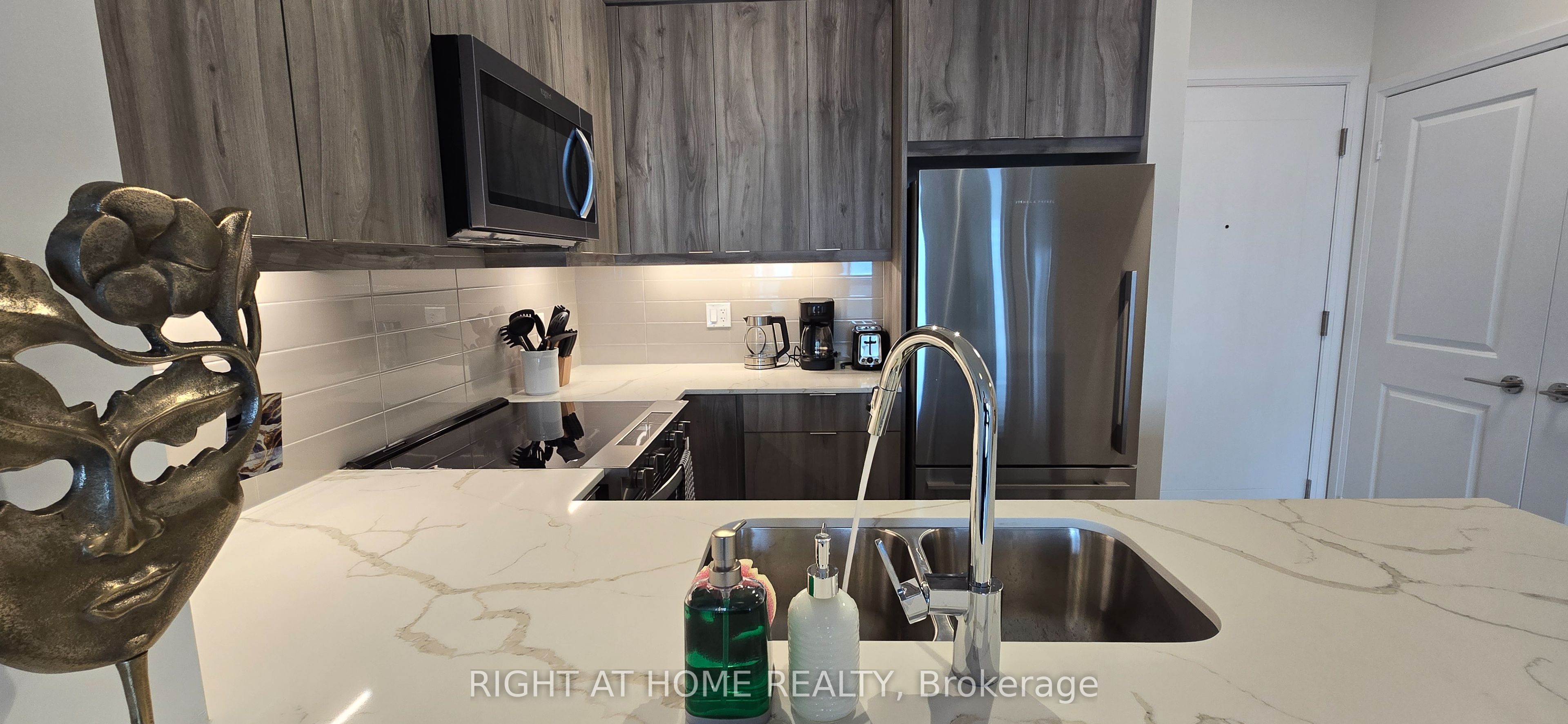 Unit 2302 - 15 Watergarden Drive, Mississauga 5